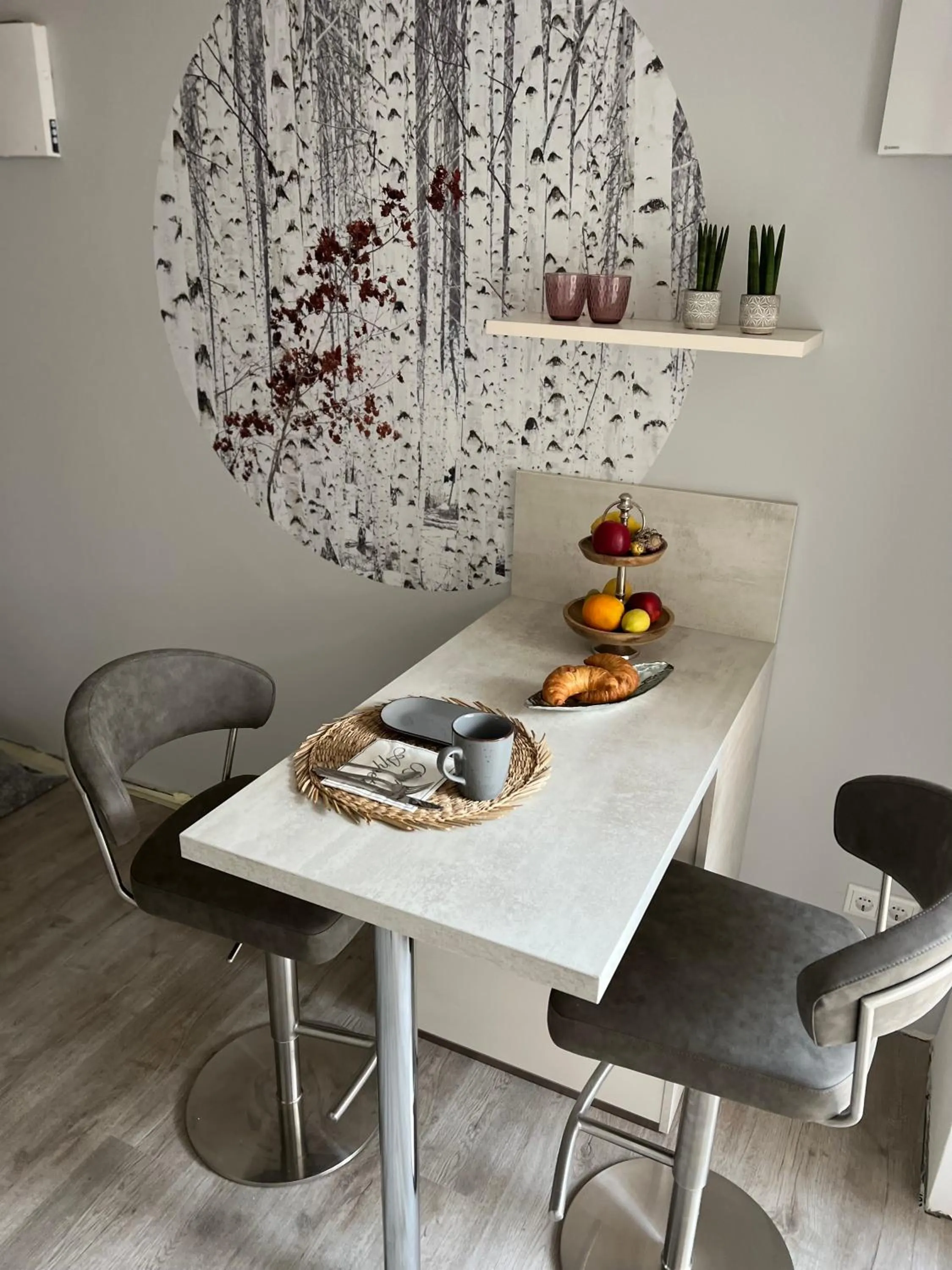 Dining area in SOFI-LIVING-APARTMENTS