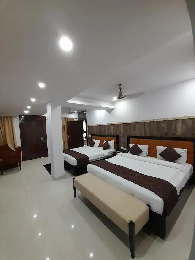 Bedroom, Bed in Hotel Goa Continental - Baga