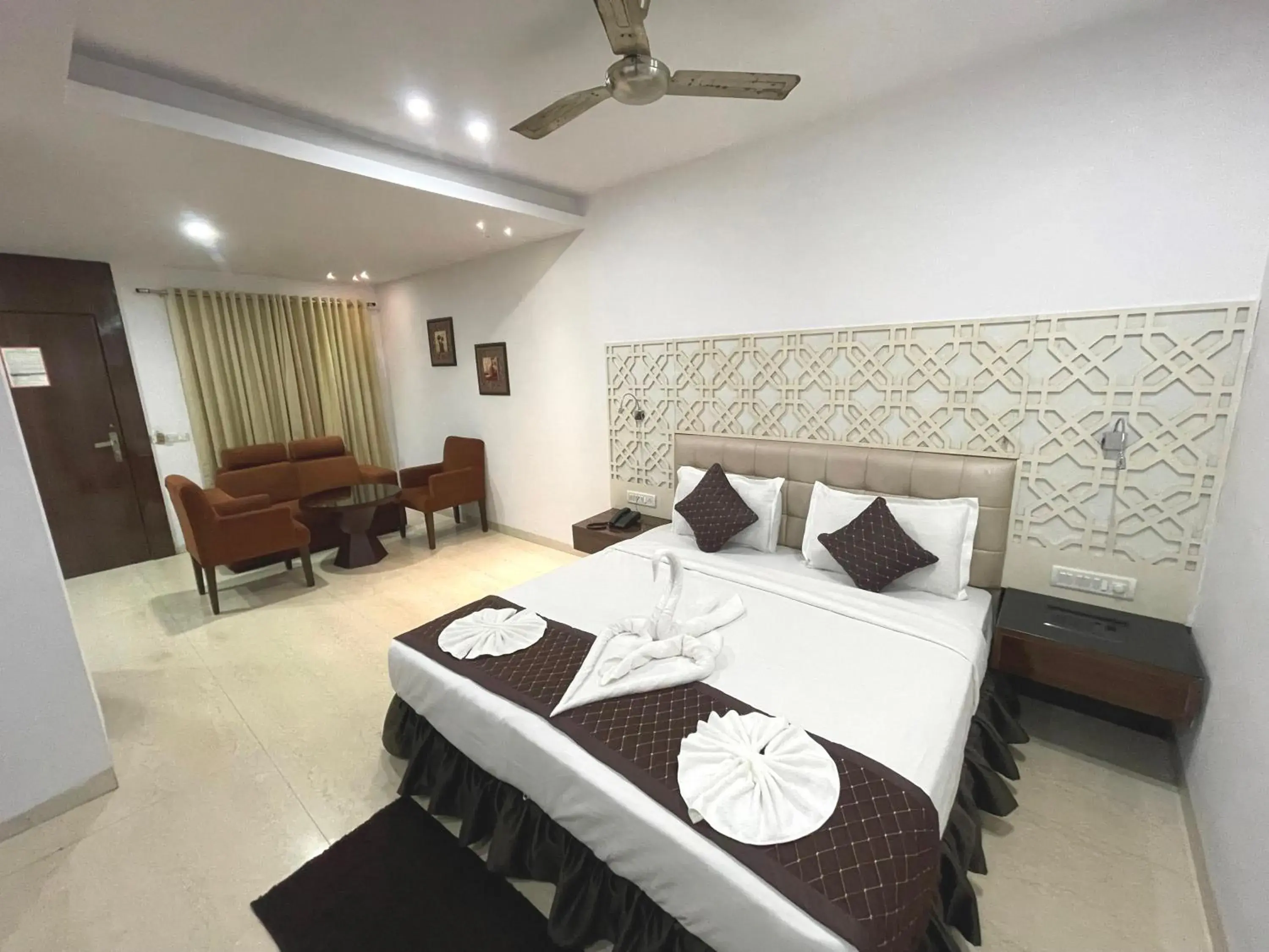 Superior Double Room in Hotel Goa Continental - Baga Superior Double Room in Hotel Goa Continental - Baga