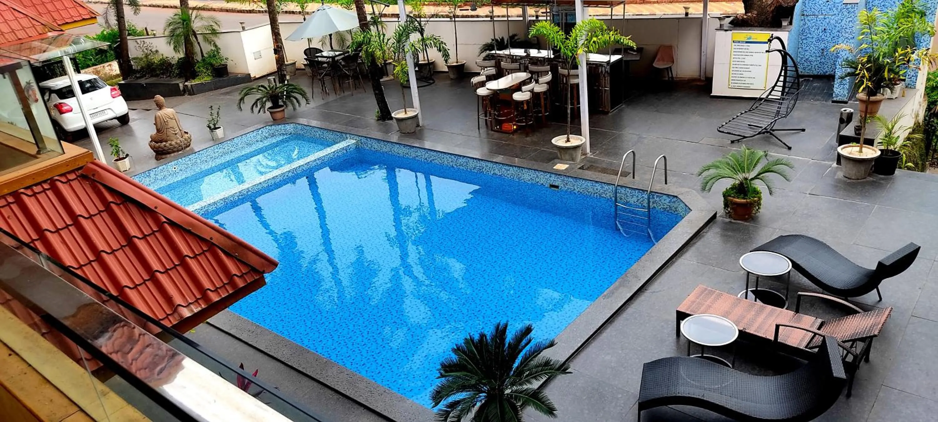 Pool view in Hotel Goa Continental - Baga