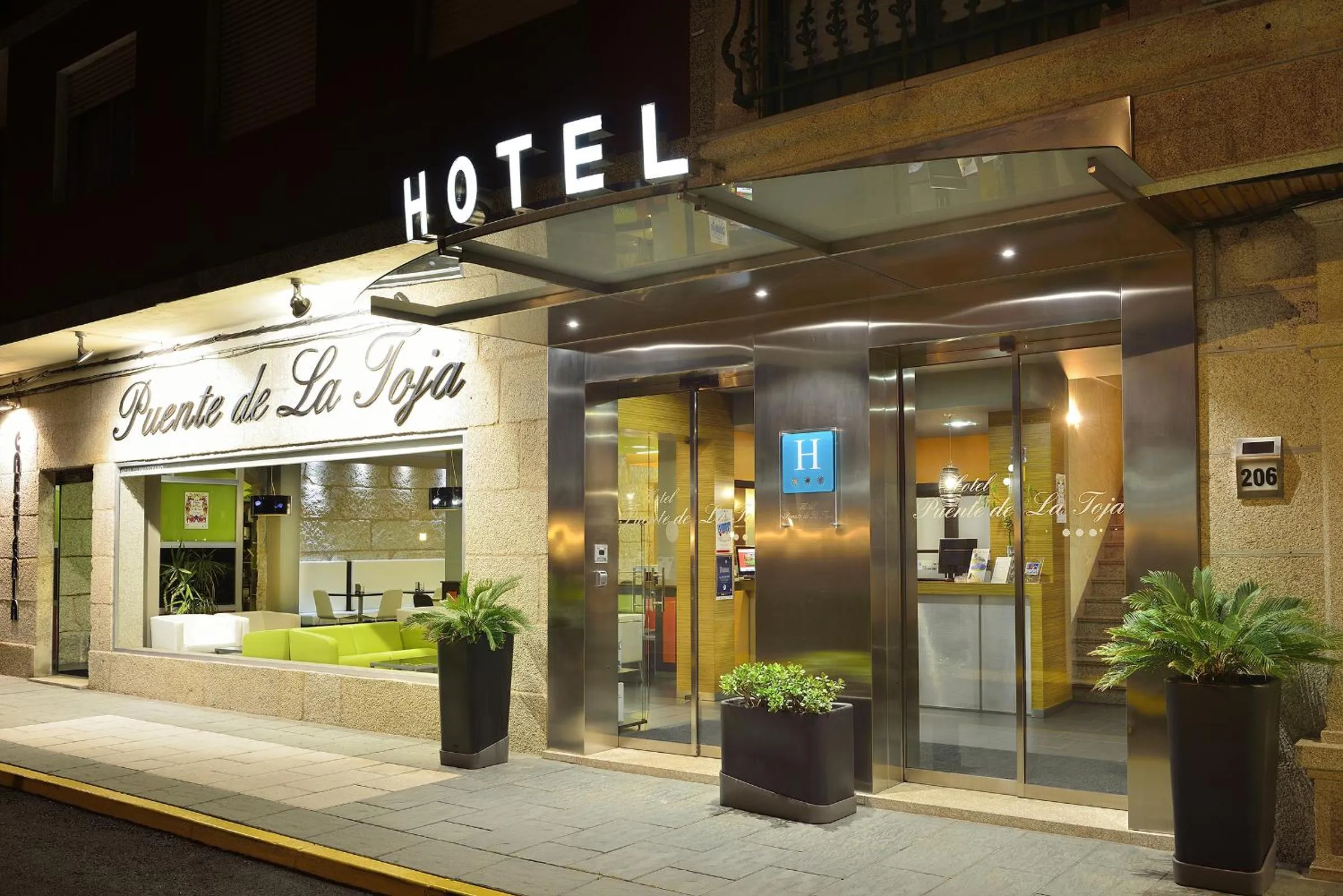 Facade/entrance in Hotel Puente de La Toja