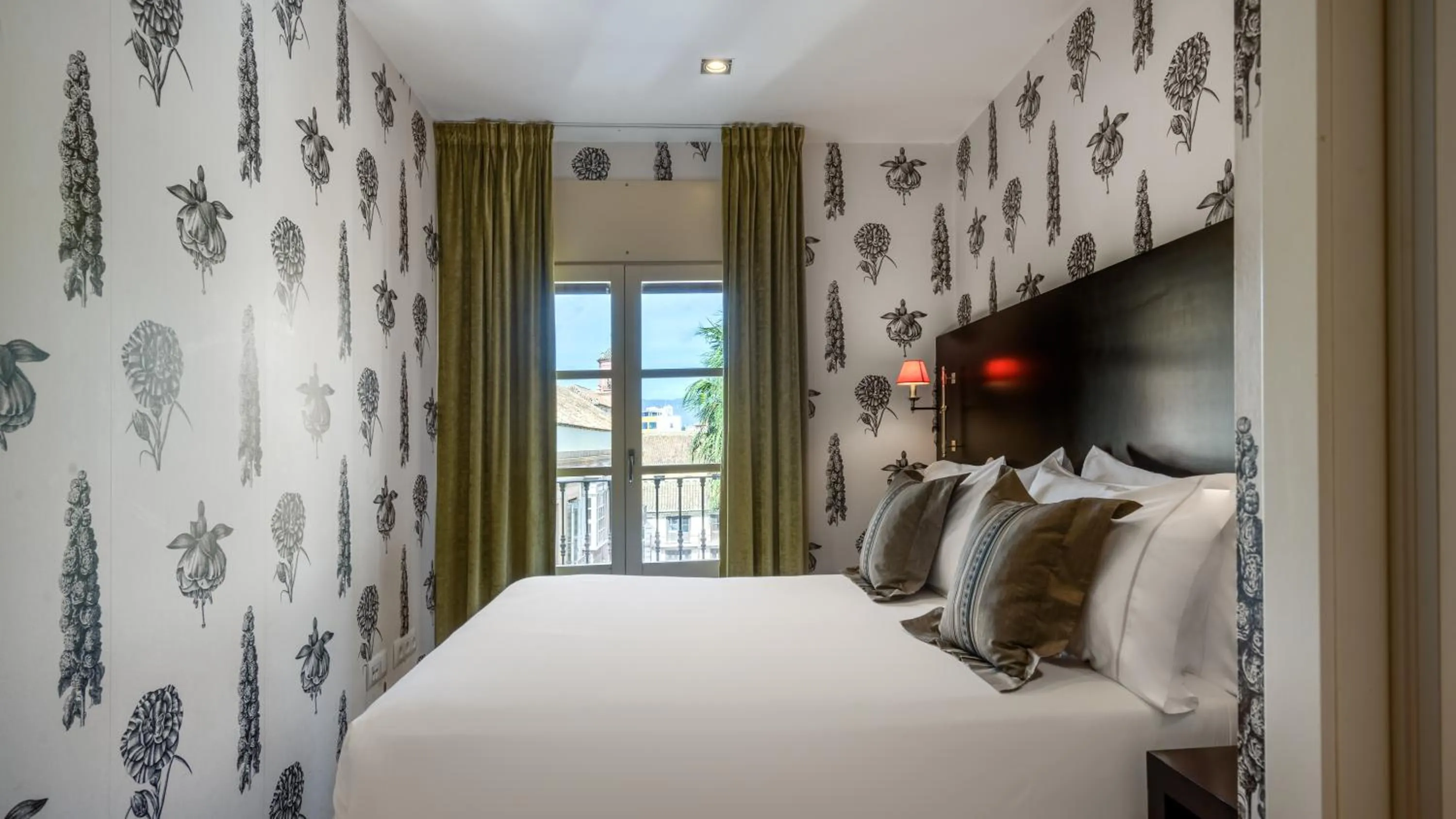 Bedroom, Bed in Hotel Larios Málaga