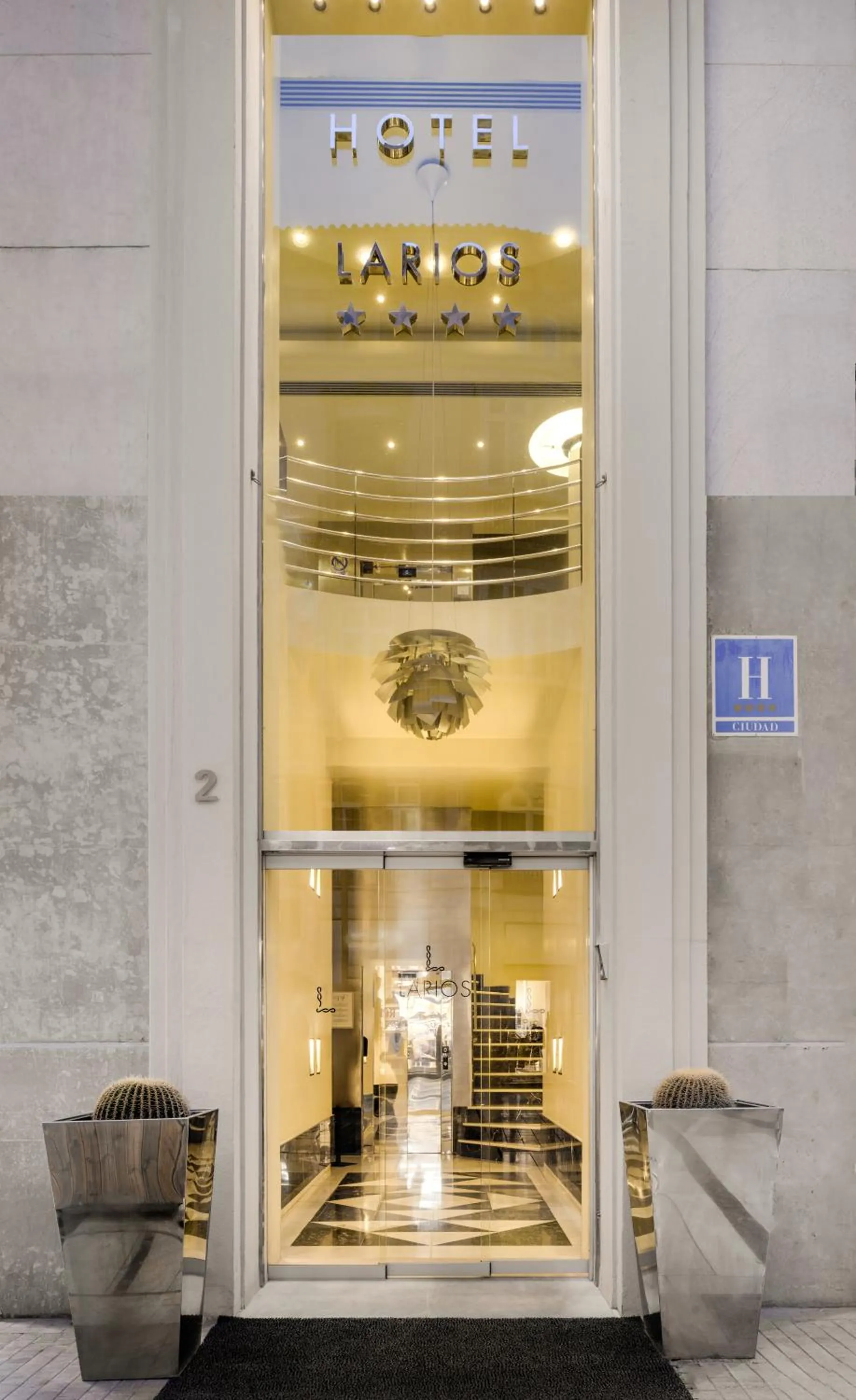 Facade/entrance in Hotel Larios Málaga