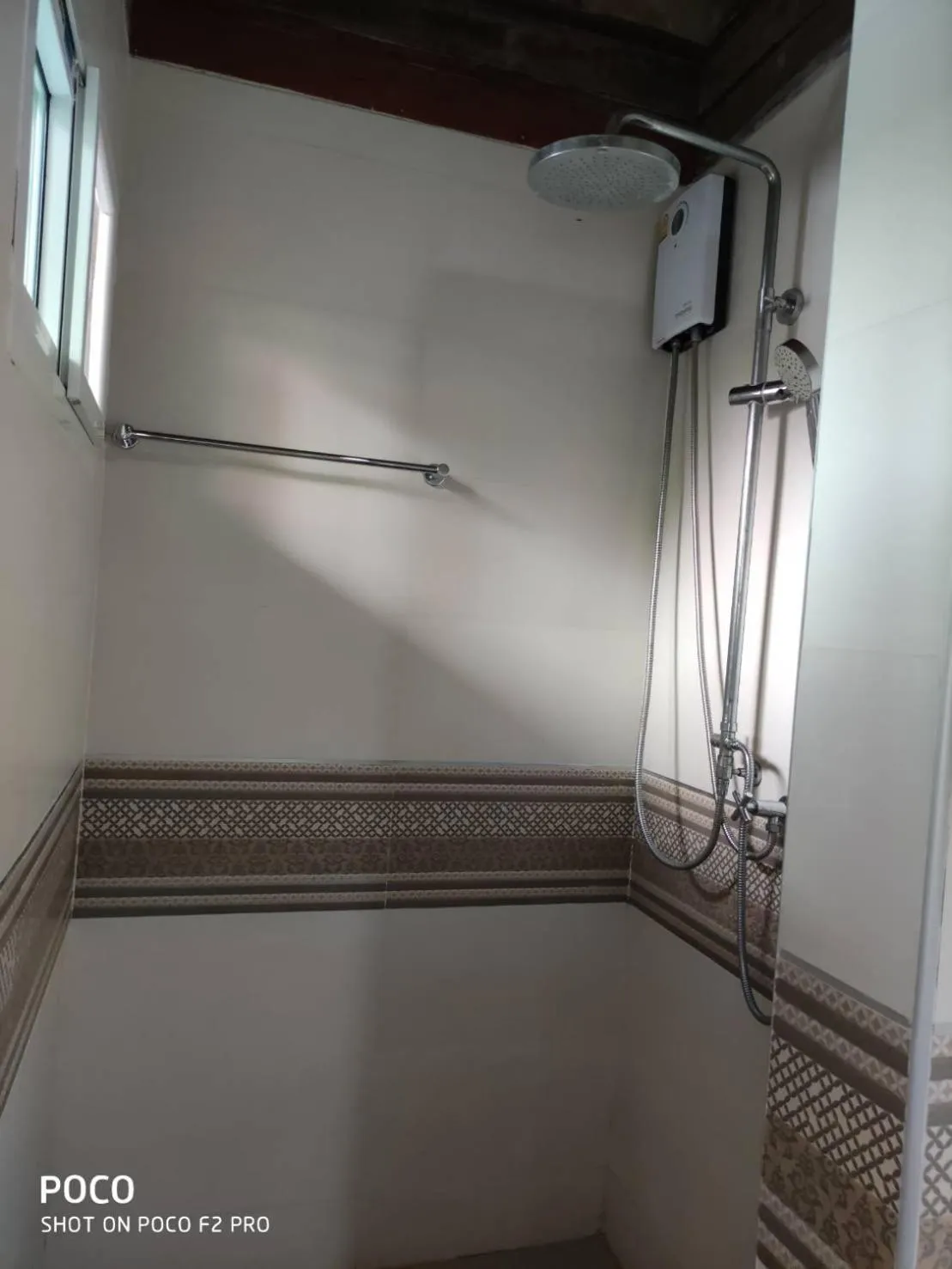 Shower in tamarind guesthouse