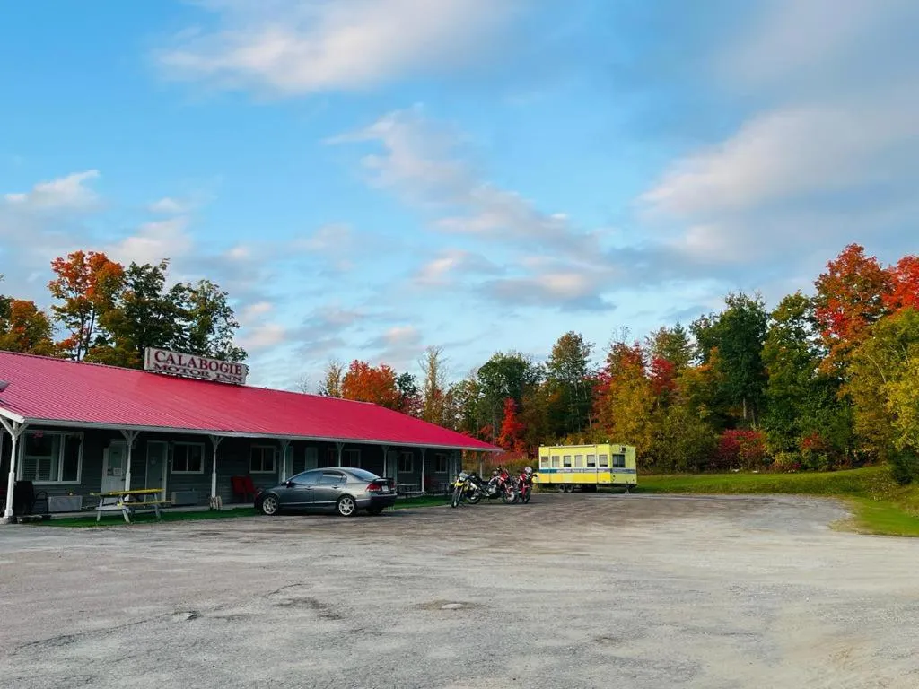 Property building in Calabogie Motor Inn