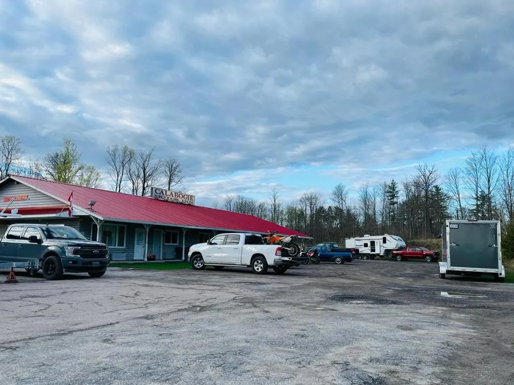 Property building in Calabogie Motor Inn