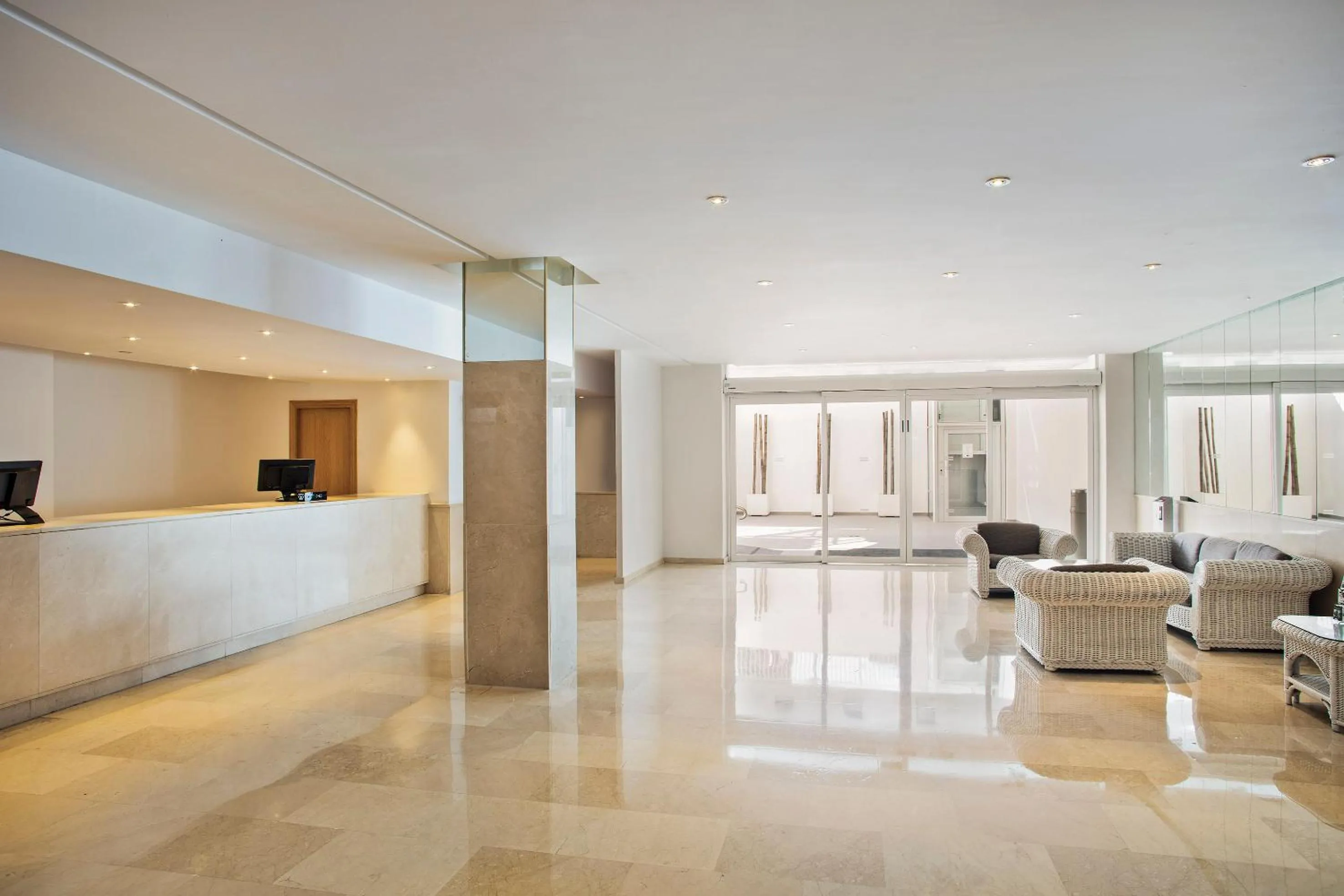 Lobby or reception in Sol Pelicanos Ocas