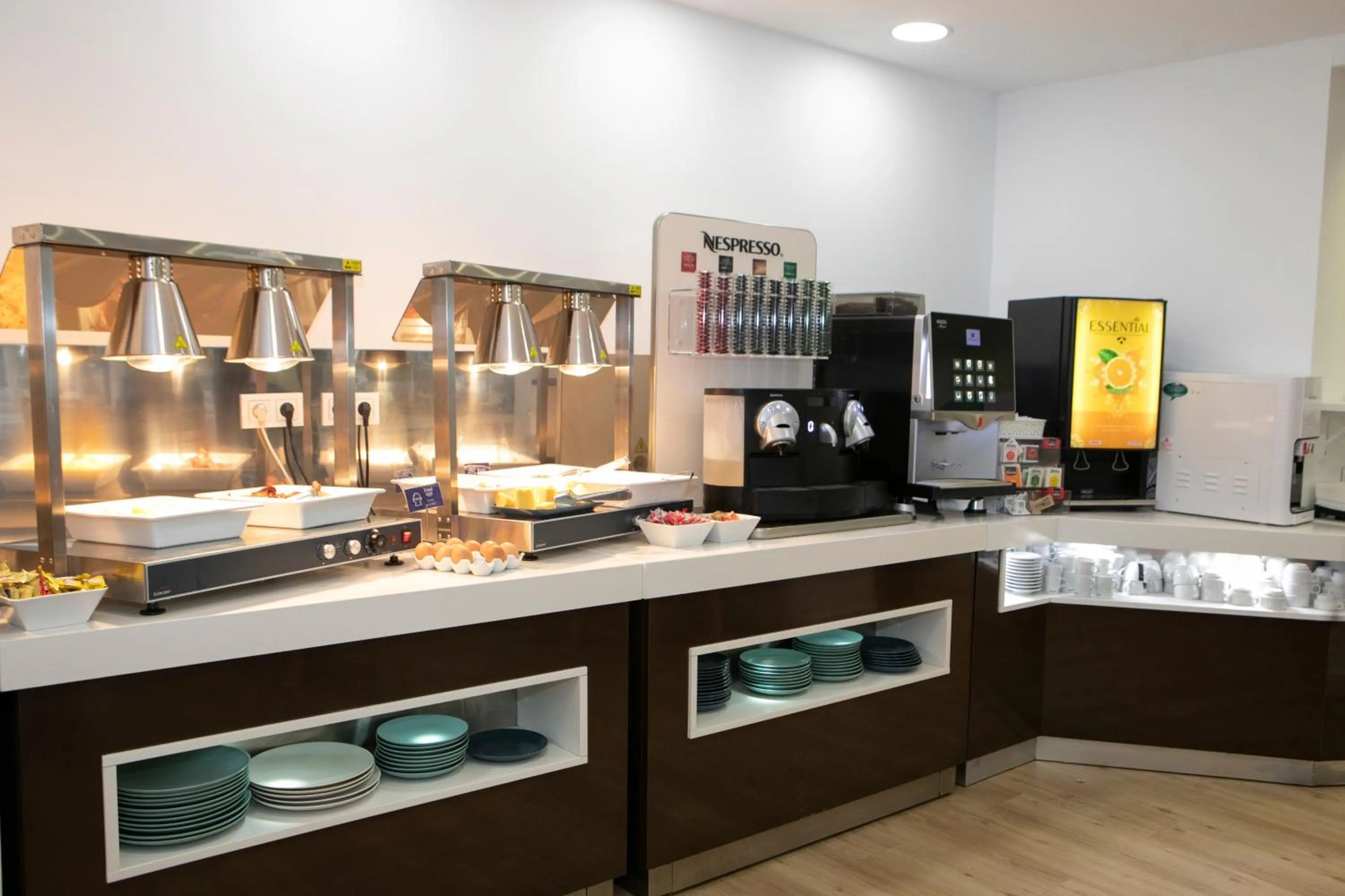 Buffet breakfast in Hotel Apartamentos Pyr Fuengirola