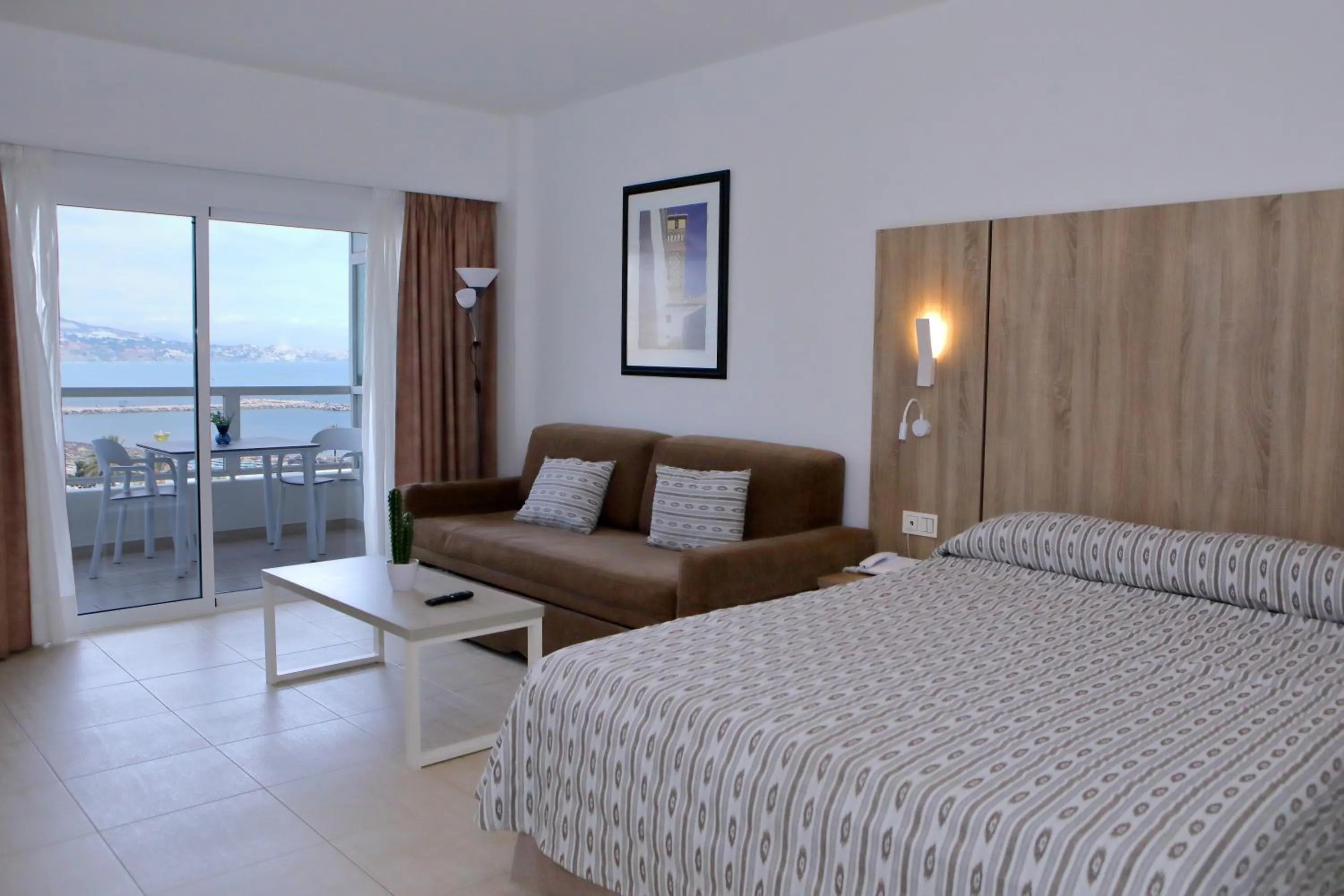 Photo of the whole room, Bed in Hotel Apartamentos Pyr Fuengirola