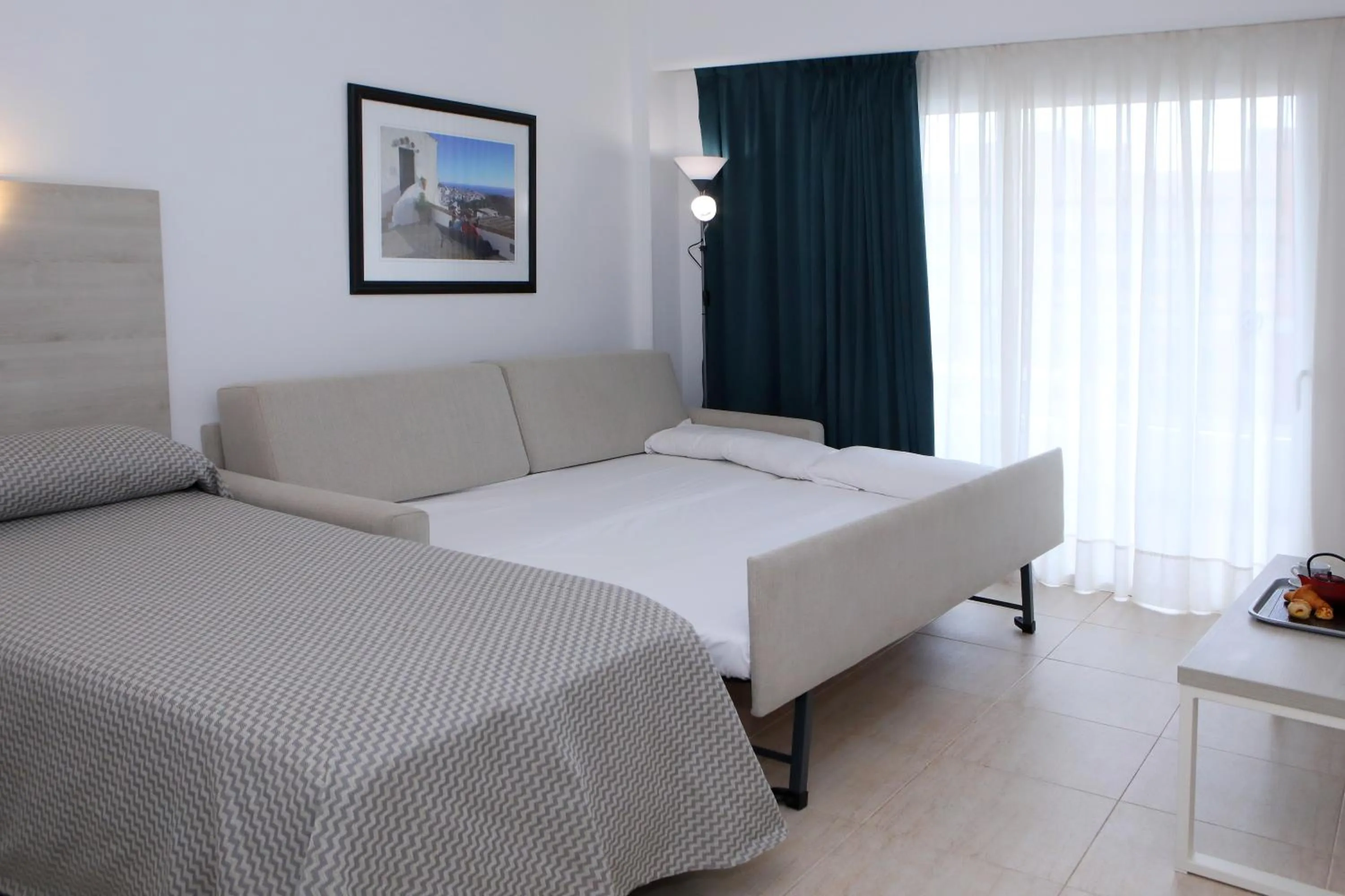 Bed in Hotel Apartamentos Pyr Fuengirola