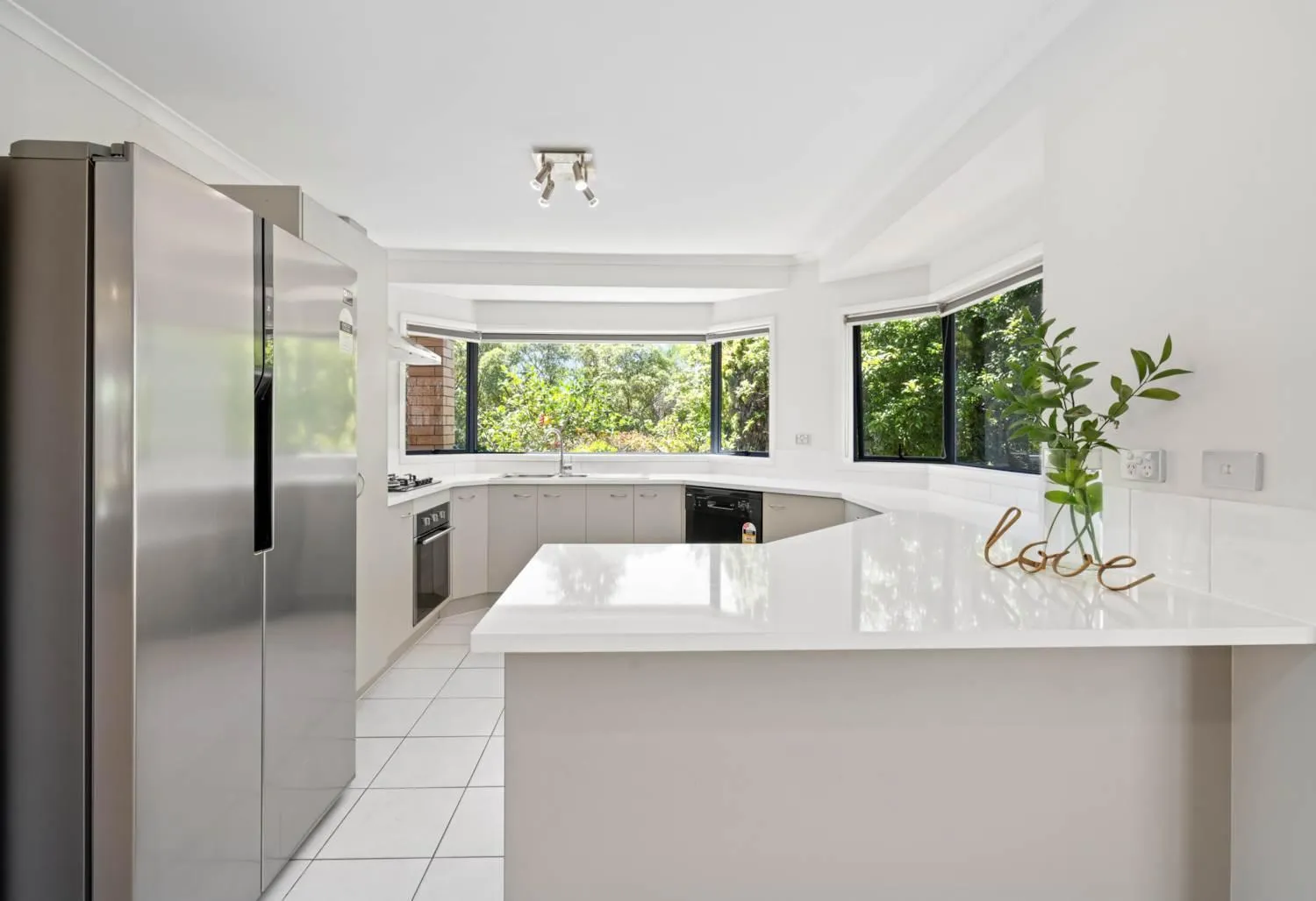 Kitchen or kitchenette in Botany Palms Motel