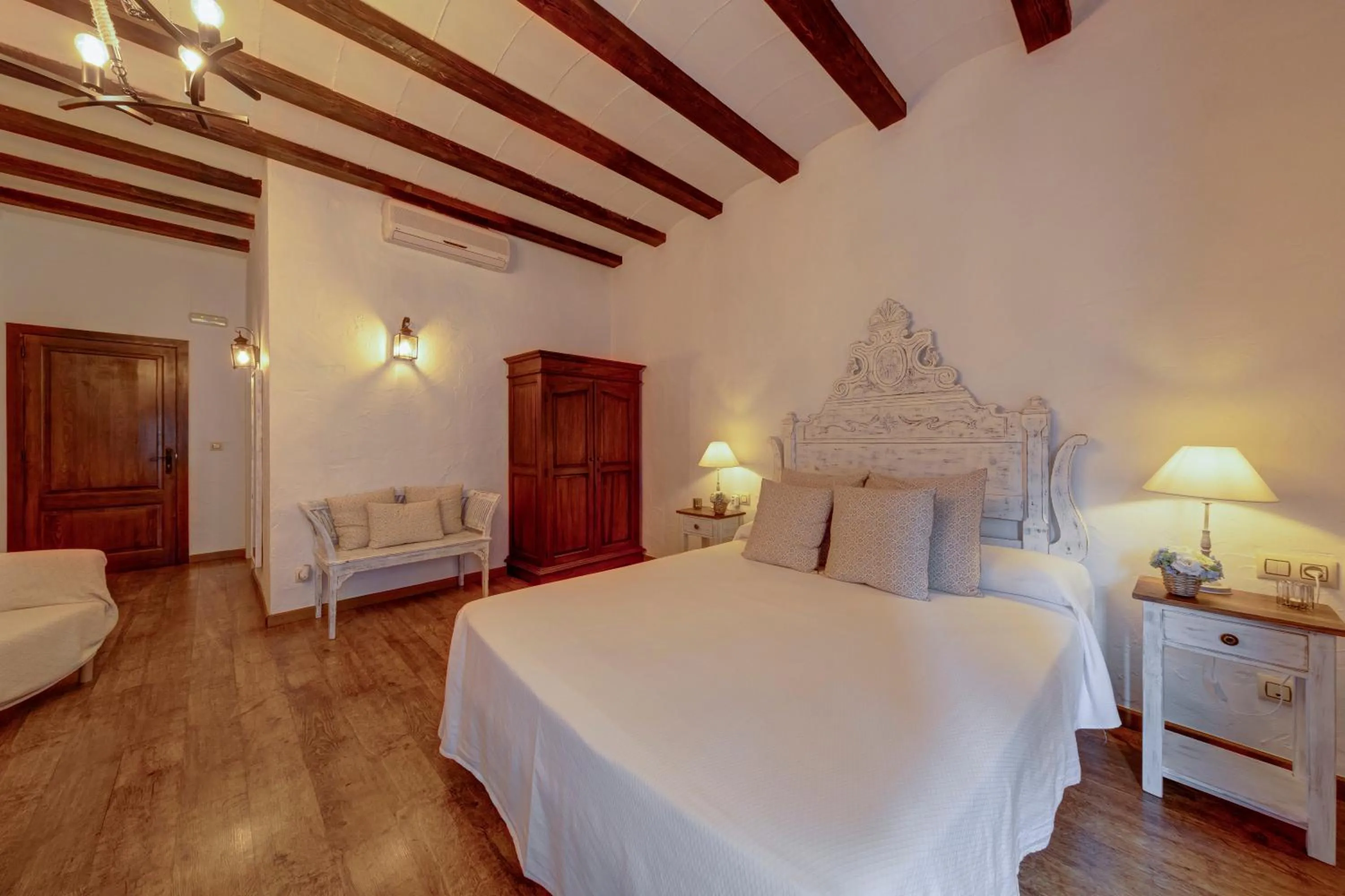 Photo of the whole room, Bed in La Fornal