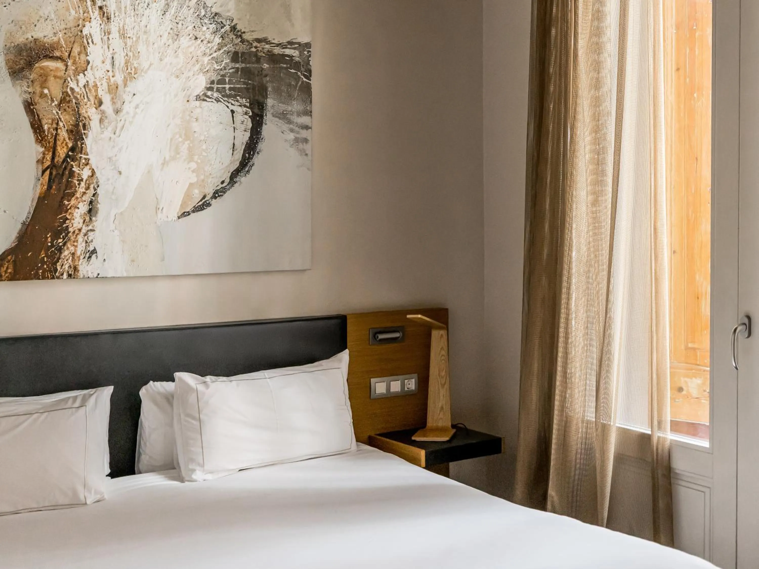 Bedroom, Bed in Mercer House Bòria BCN