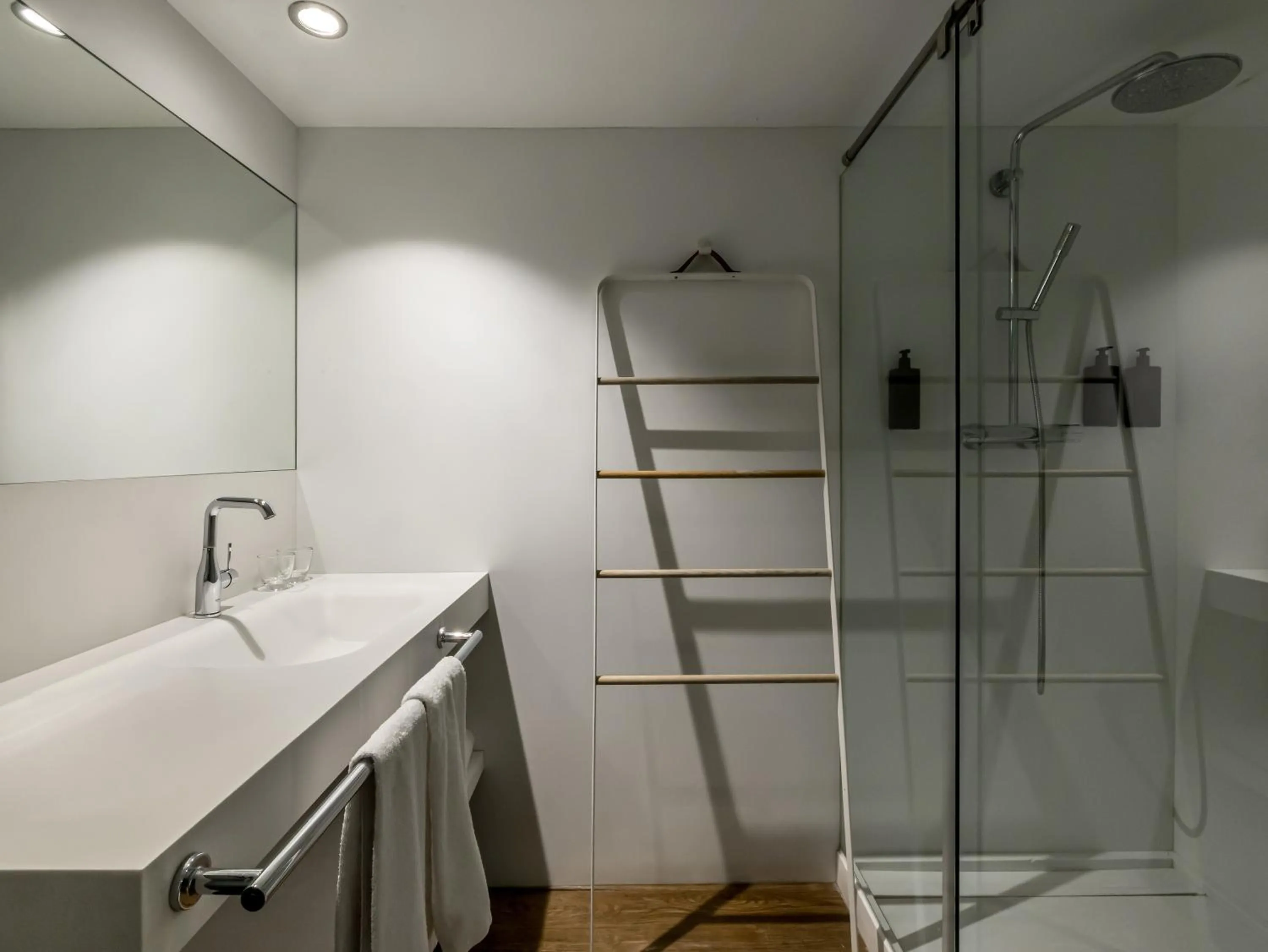 Bathroom in Mercer House Bòria BCN