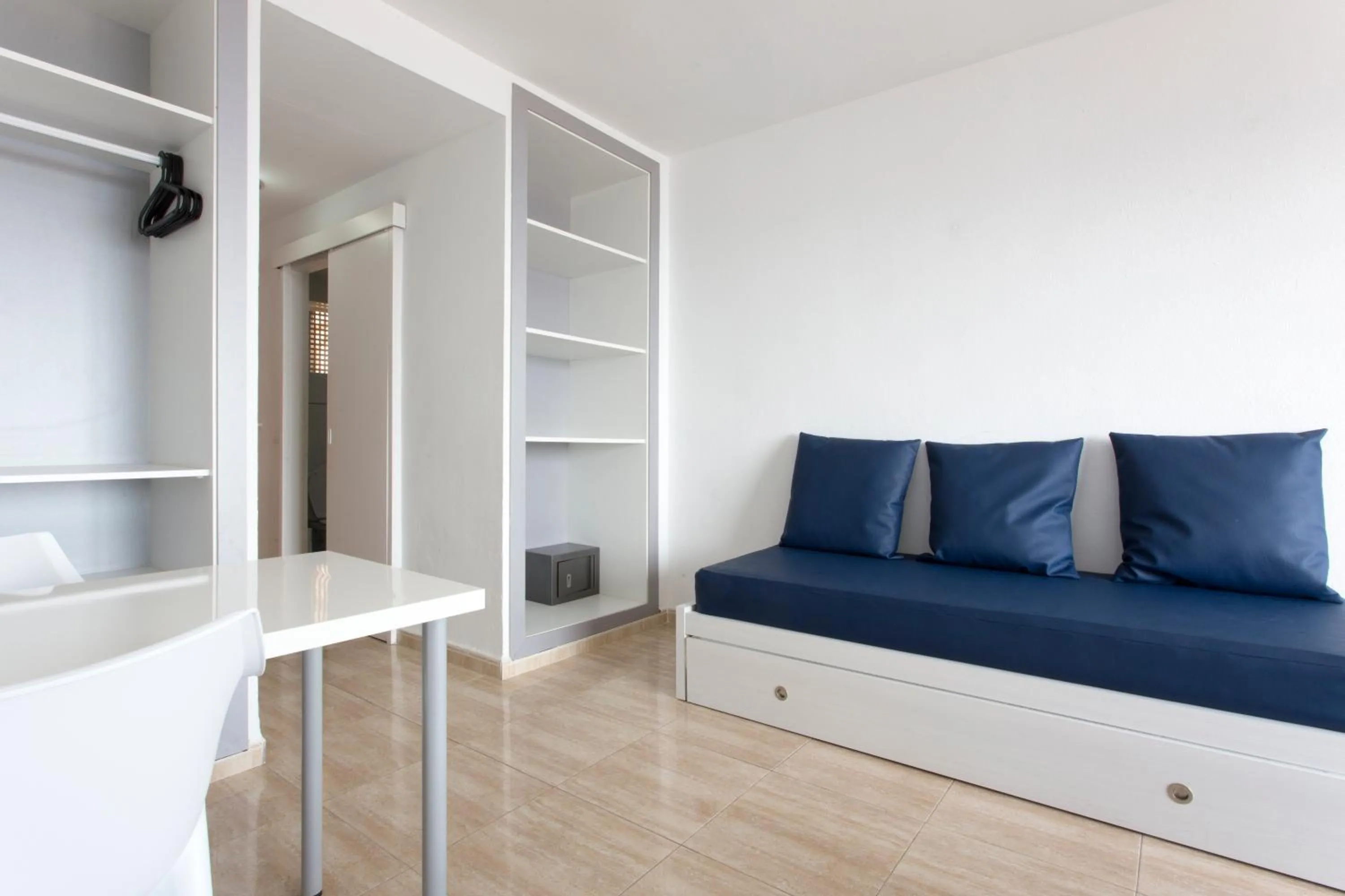 Living room in Las Palomas Apartments Econotels