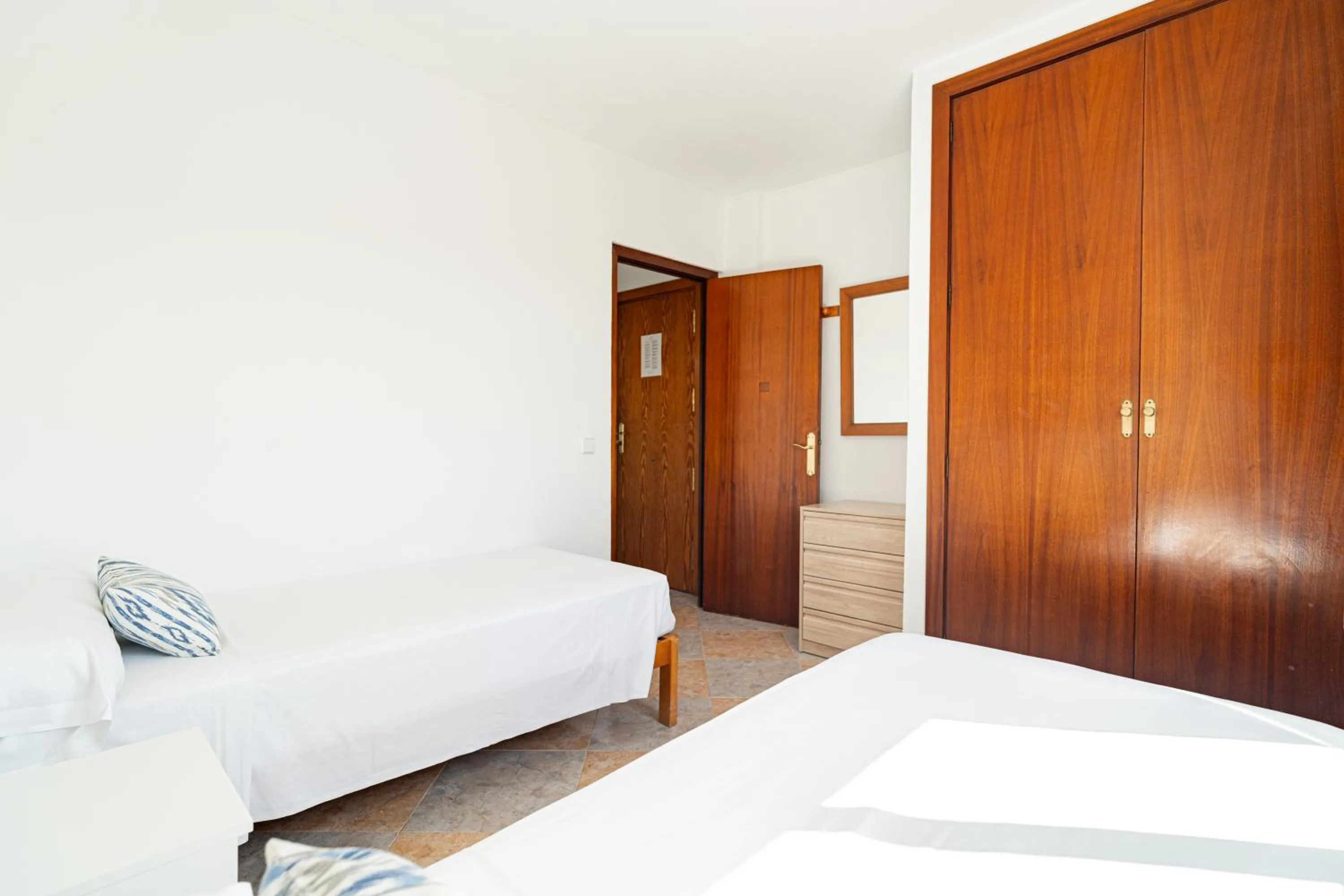 Bedroom, Bed in Las Palomas Apartments Econotels