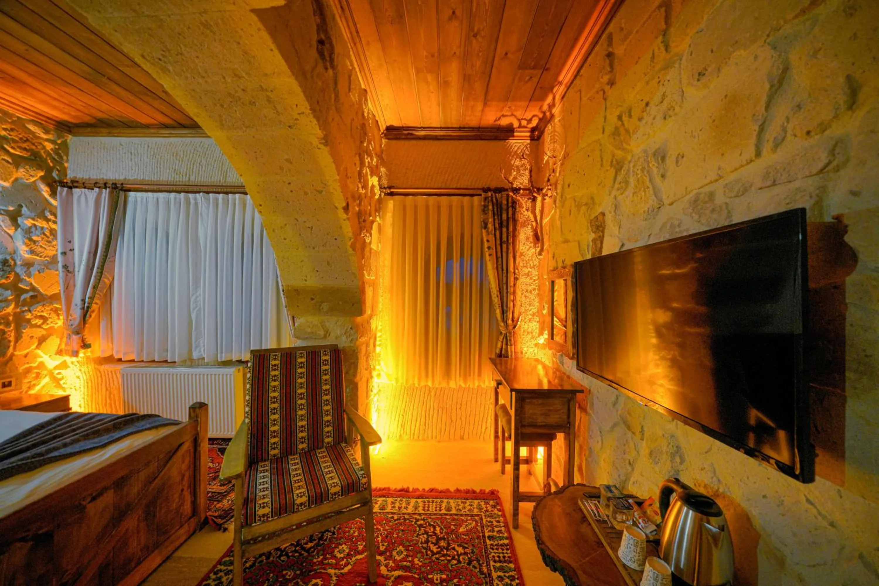 Communal lounge/ TV room in Babili Cappadocia Cave