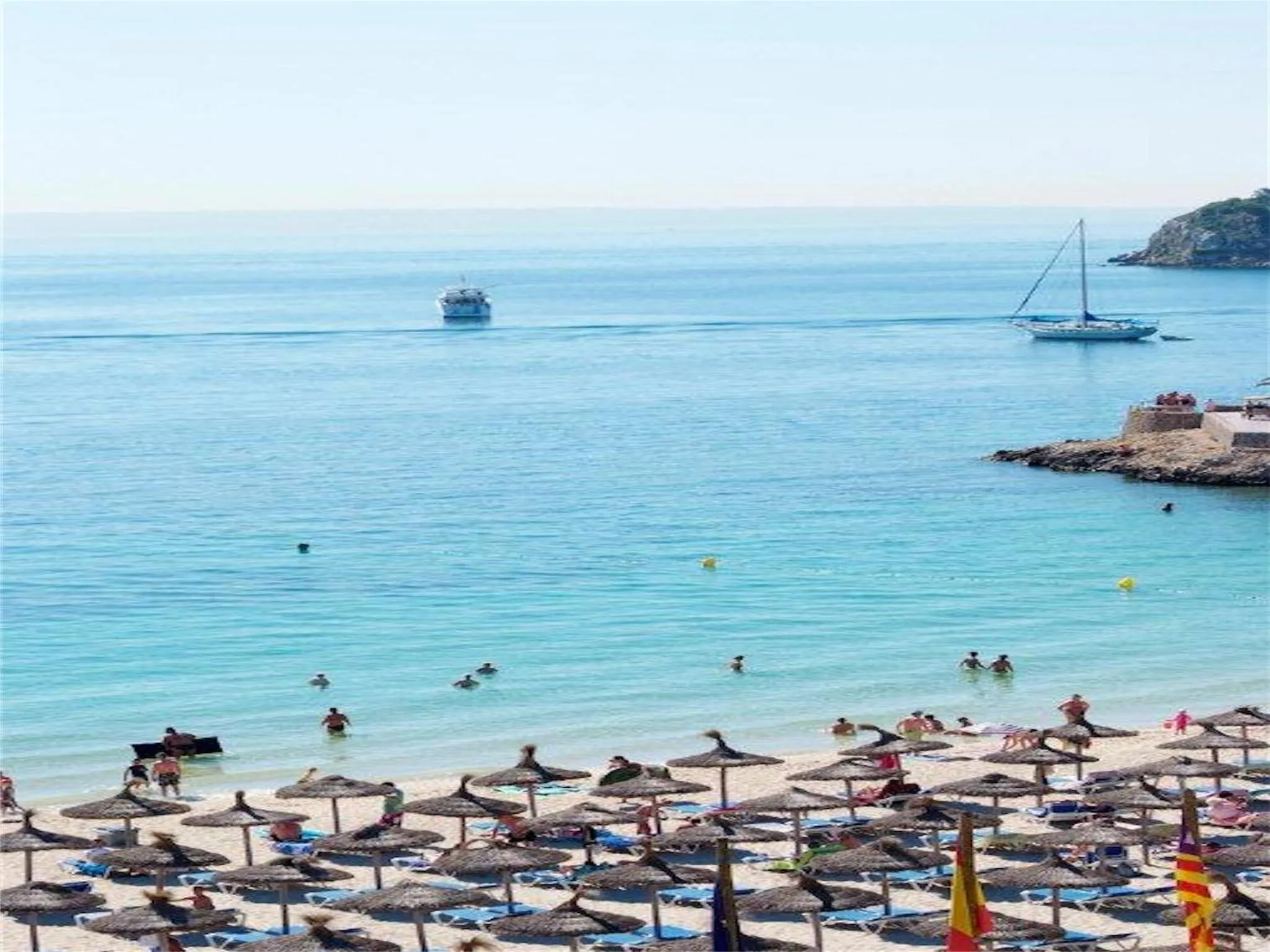 Day in New Kensington Apartments - Econotels