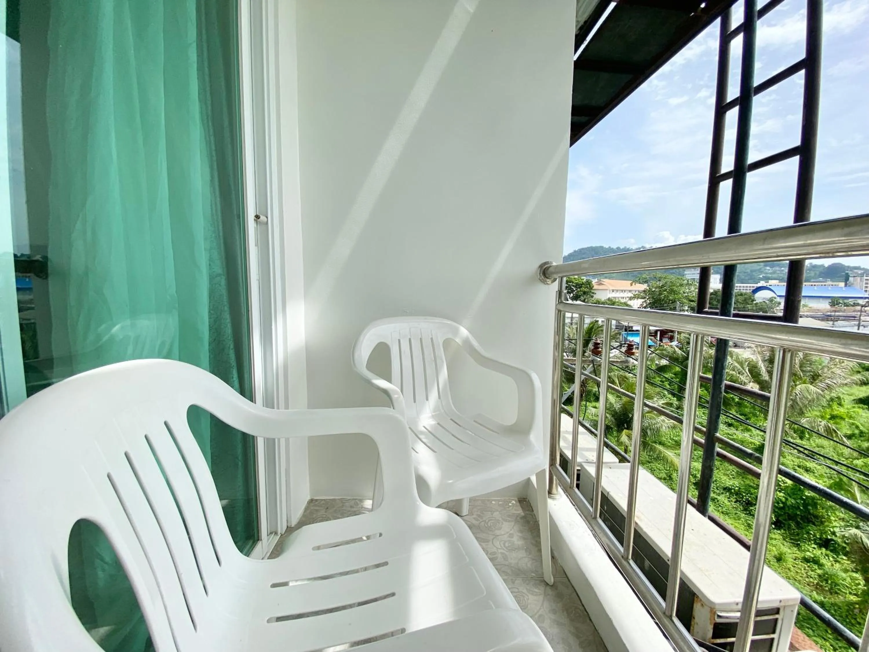 Day in Patong Platinum