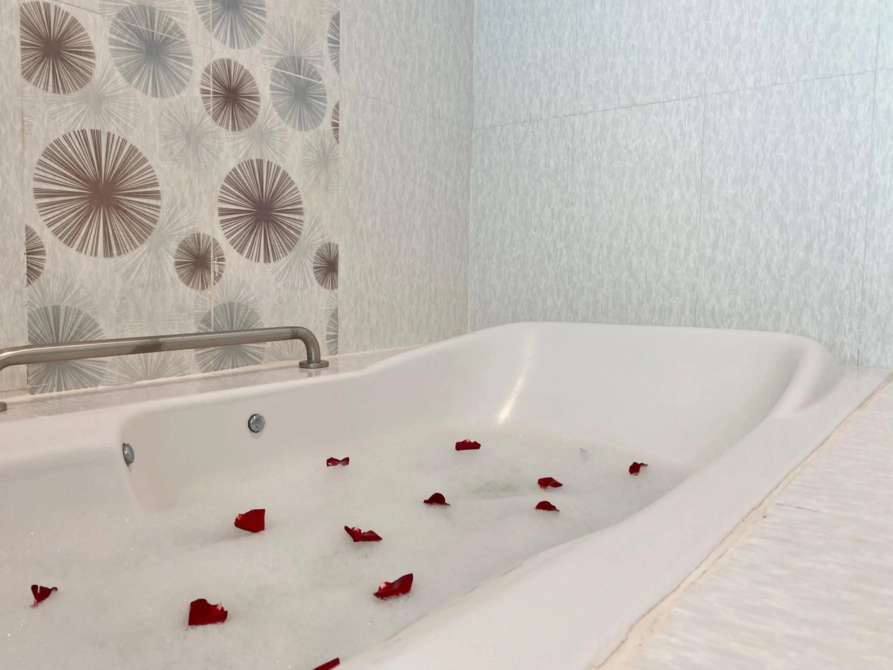 Bath in Patong Platinum