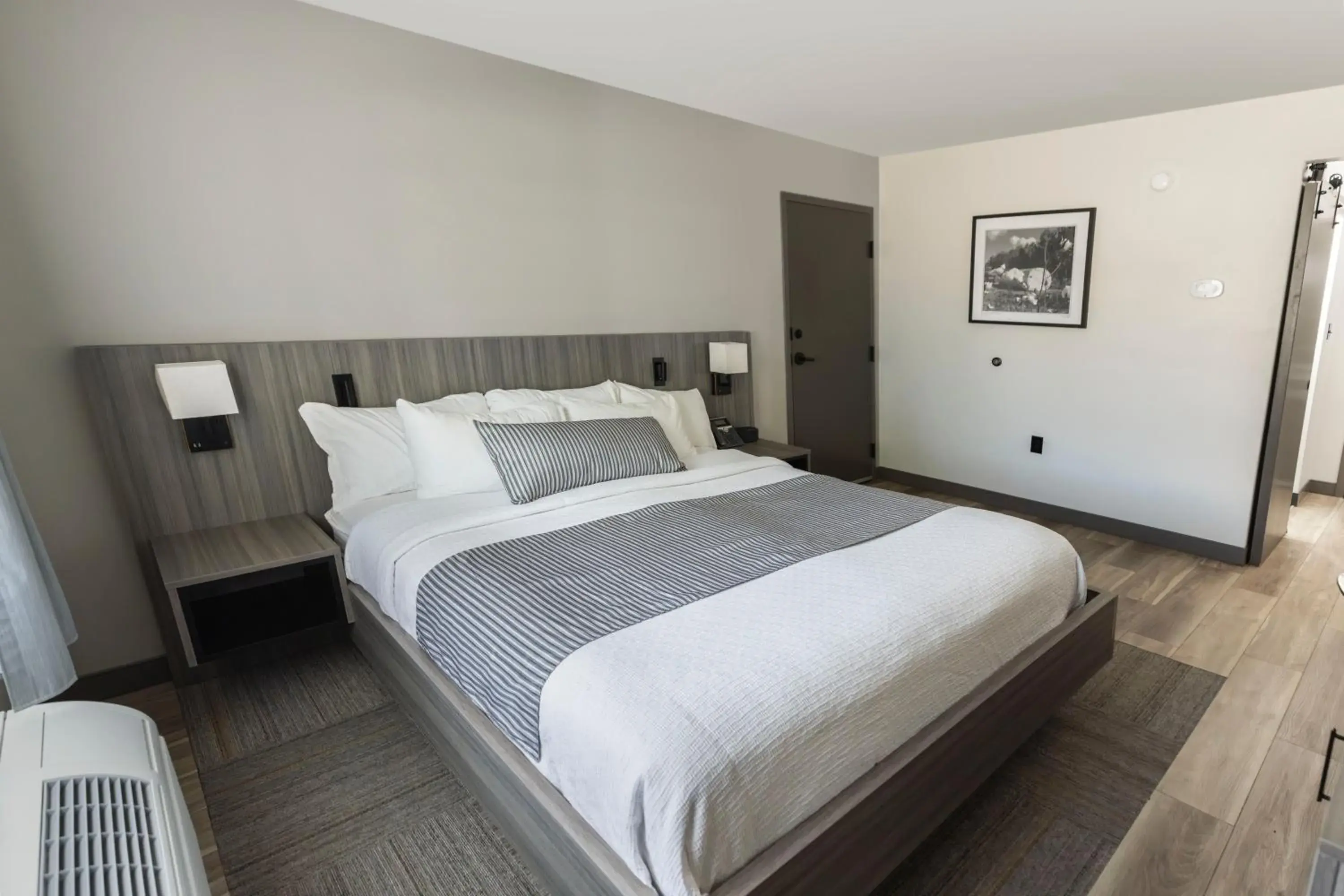 King Room in The Farmstead Hotel King Room in The Farmstead Hotel