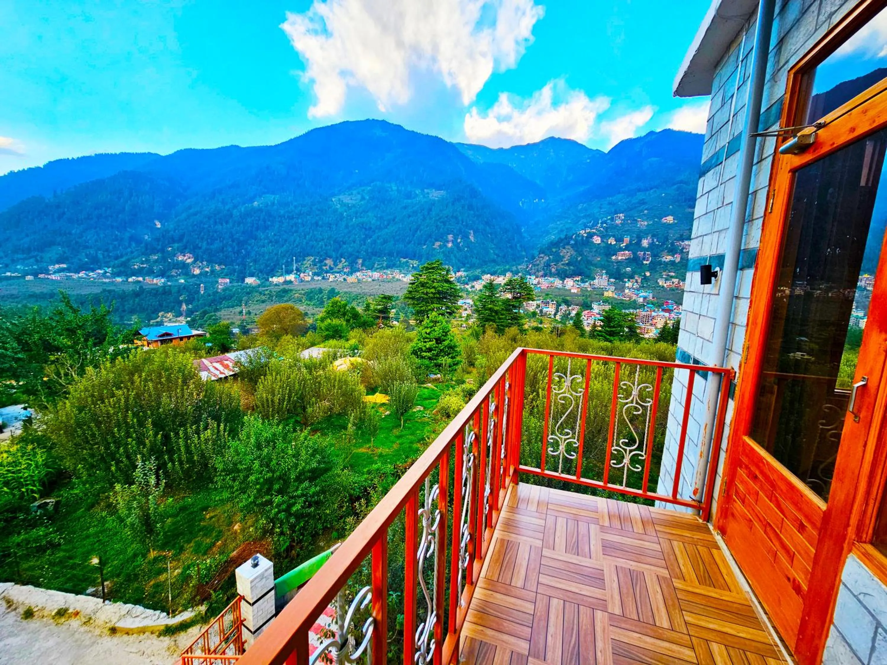 Mountain view in Hotel Marina Heights