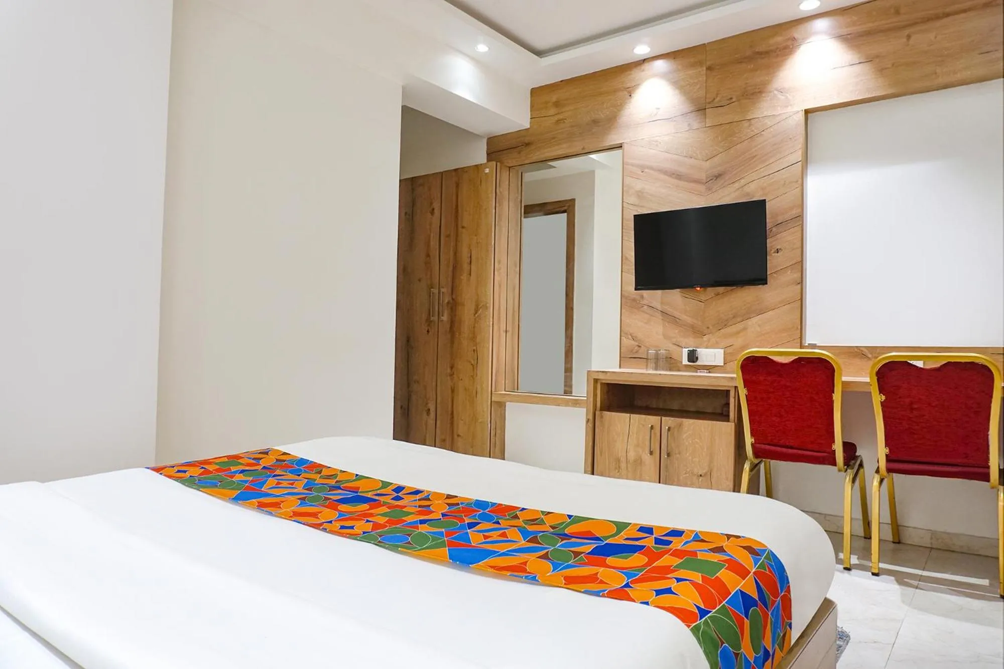Bed in FabHotel Pancharatna Regency - Nr Medicover Hospital