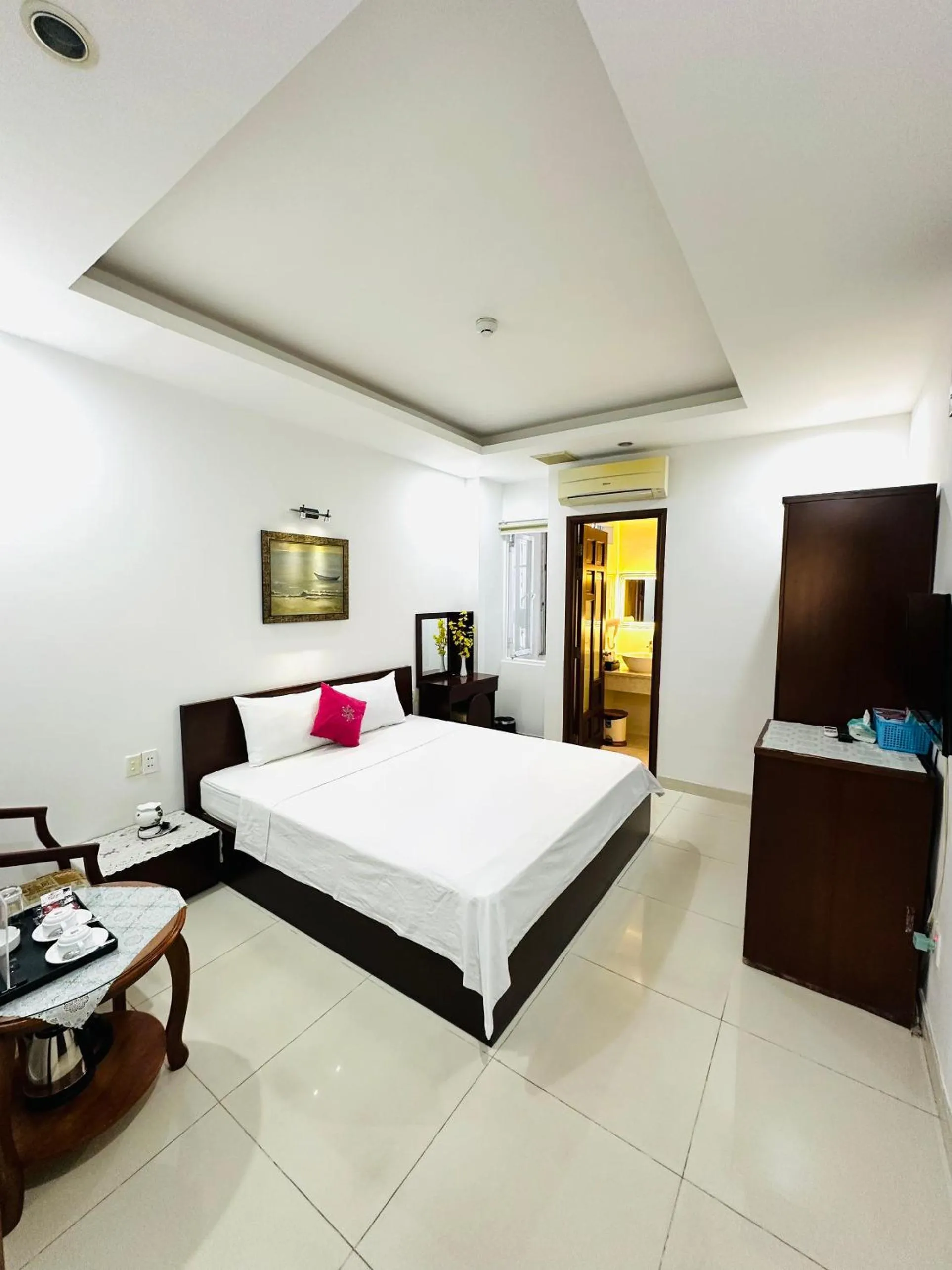 Bed in REDFLOWER HOTEL