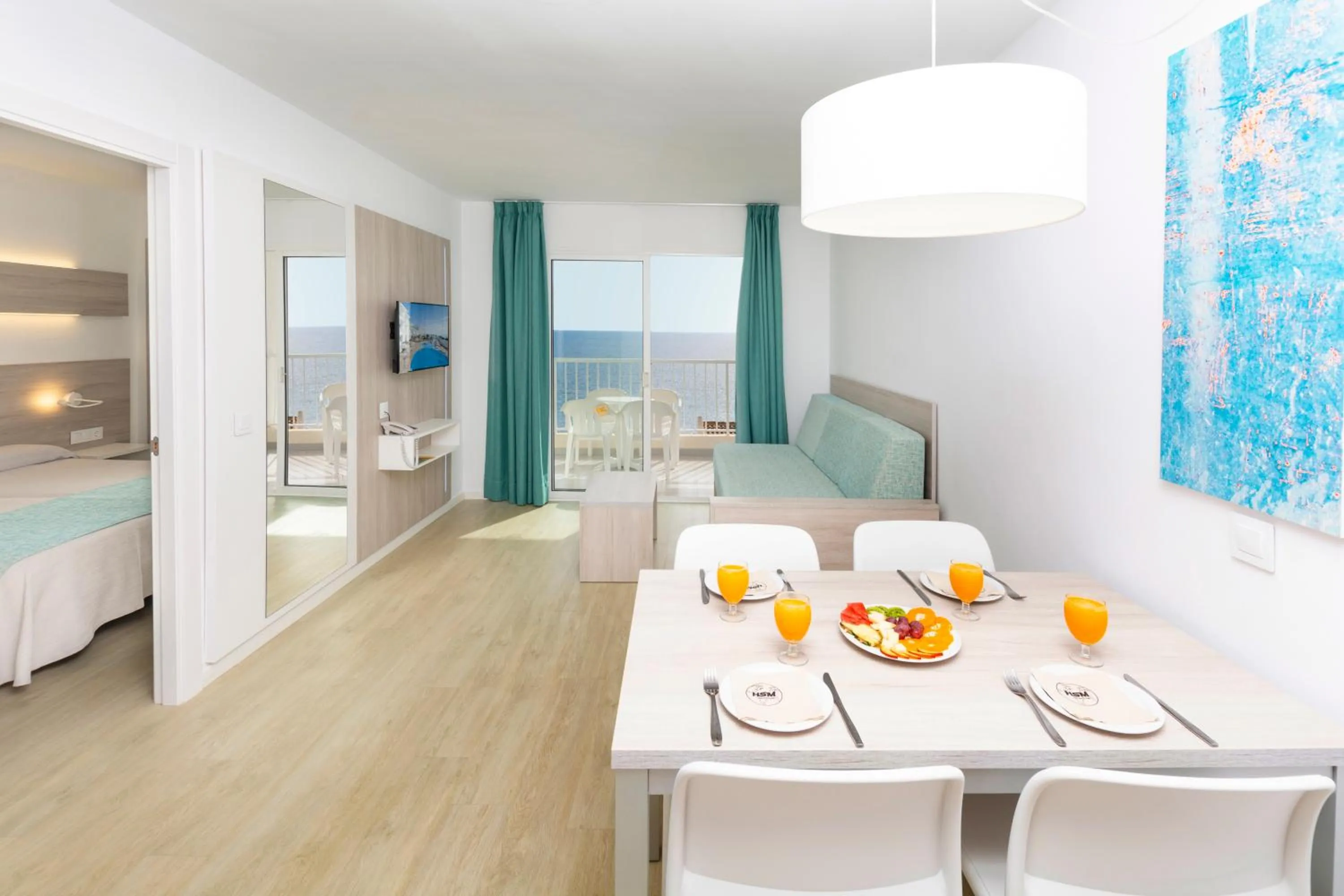 Photo of the whole room, Bed in HSM Calas Park