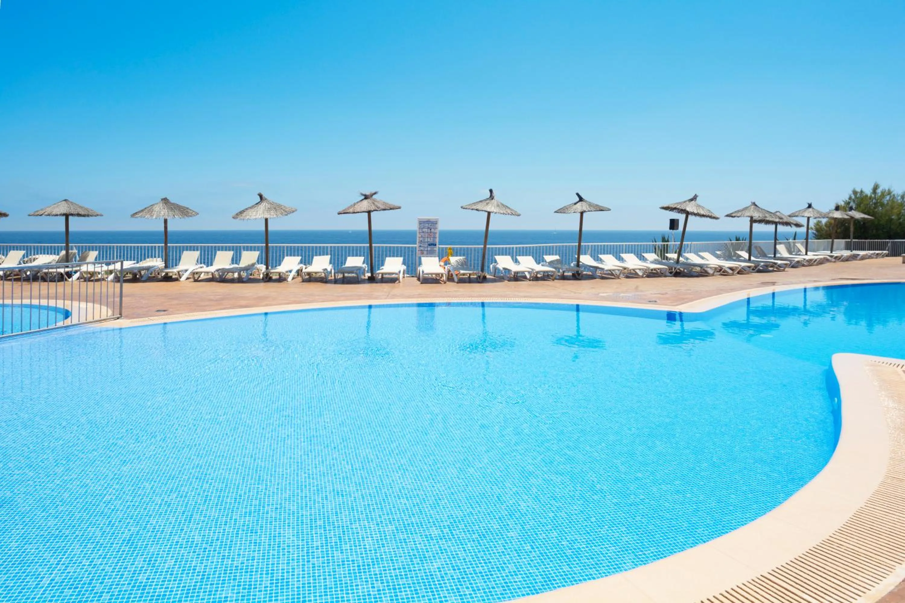 Swimming pool in HSM Calas Park