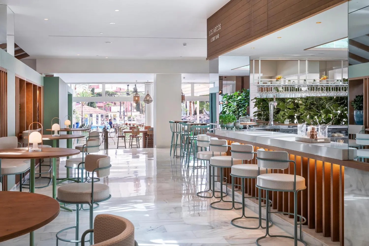 Lounge or bar in Meliá Zahara Resort & Villas