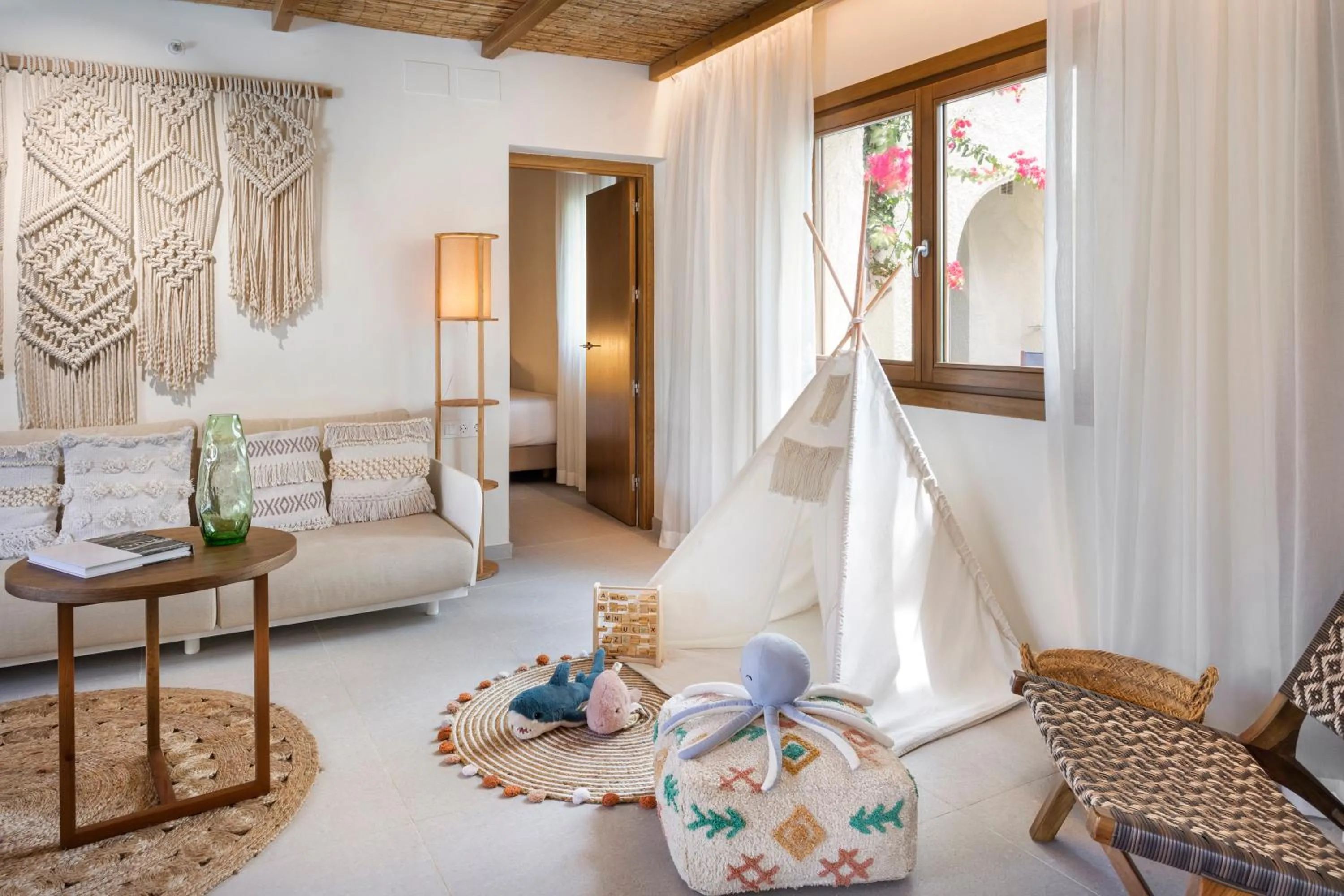 Living room, Bed in Meliá Zahara Resort & Villas