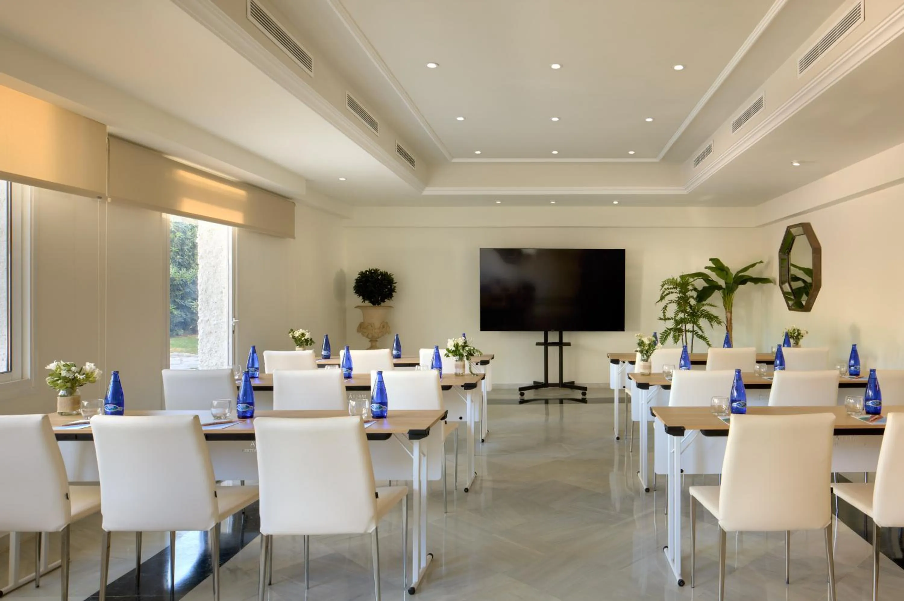 TV and multimedia in Meliá Zahara Resort & Villas