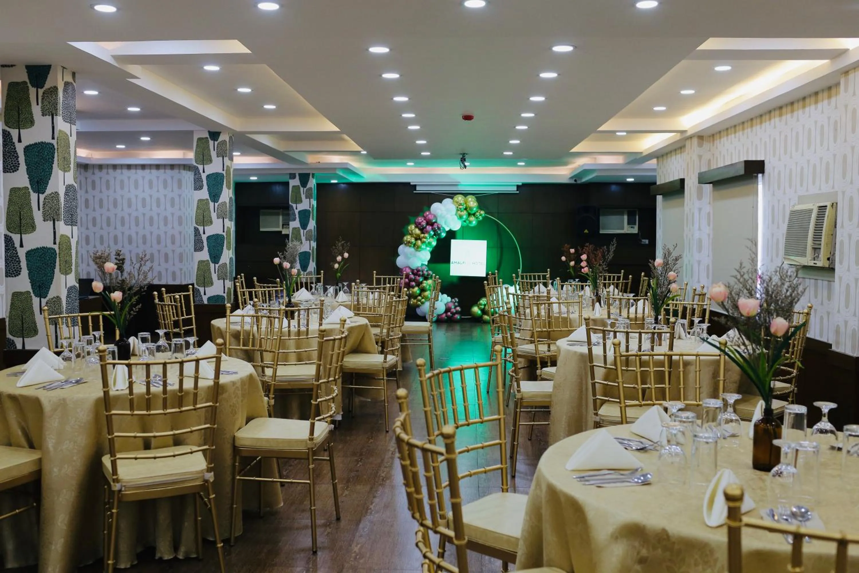 Banquet/Function facilities in AMALFI718 HOTEL