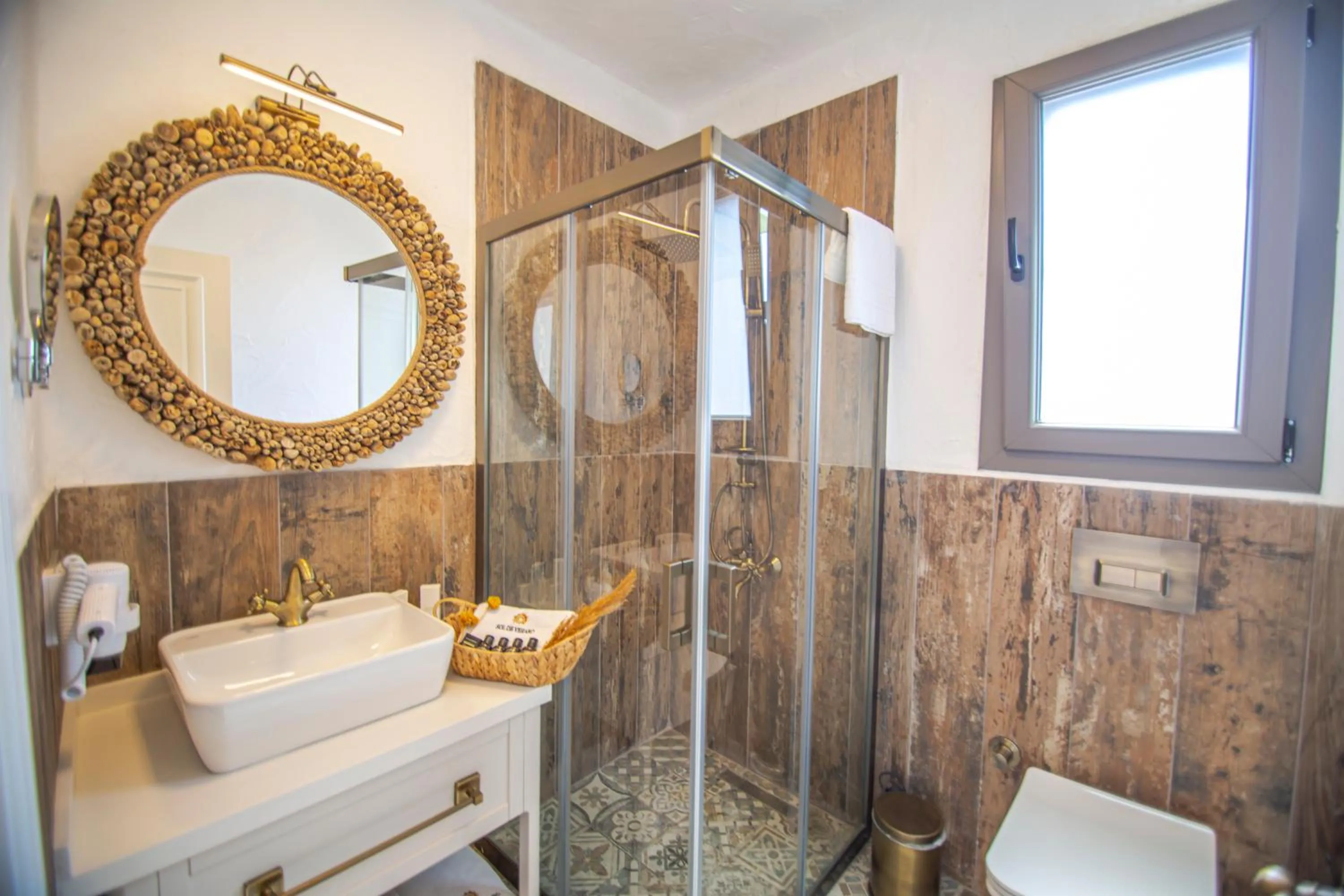 Shower in SOL DE VERANO OTEL