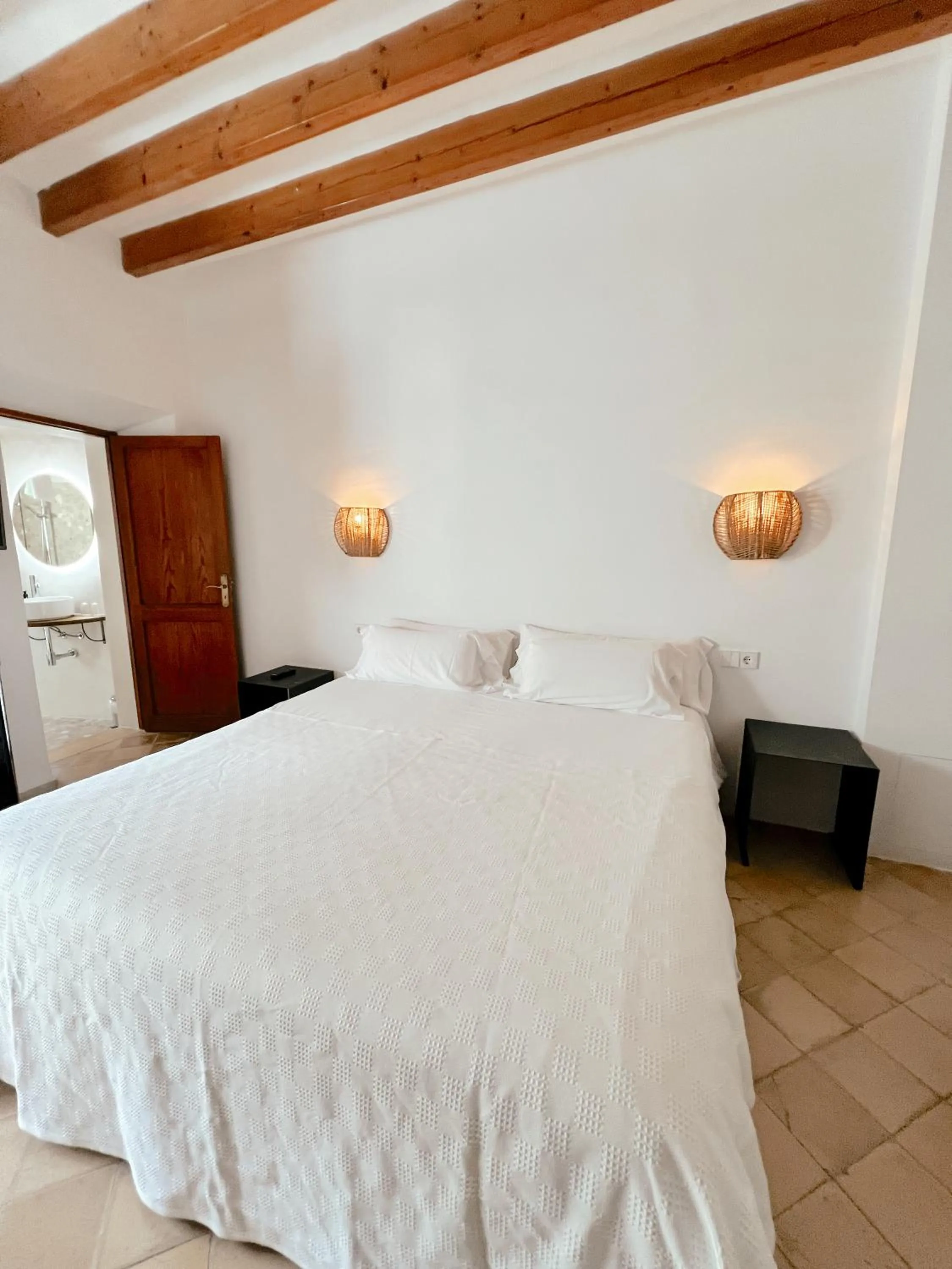 Bed in Fornalutx Petit Hotel - Bed & Breakfast