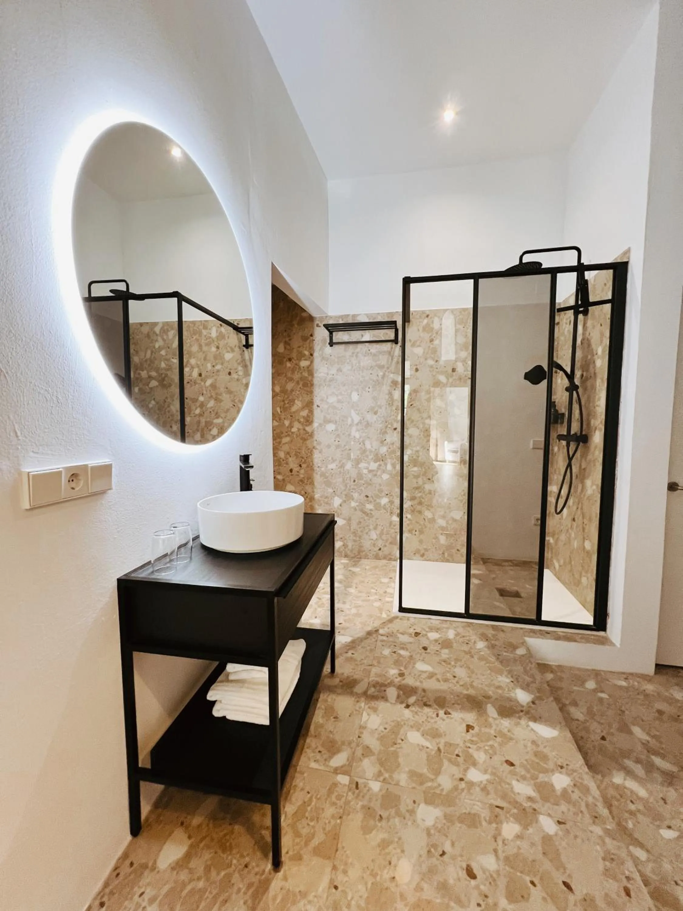 Fornalutx Petit Hotel - Bed & Breakfast