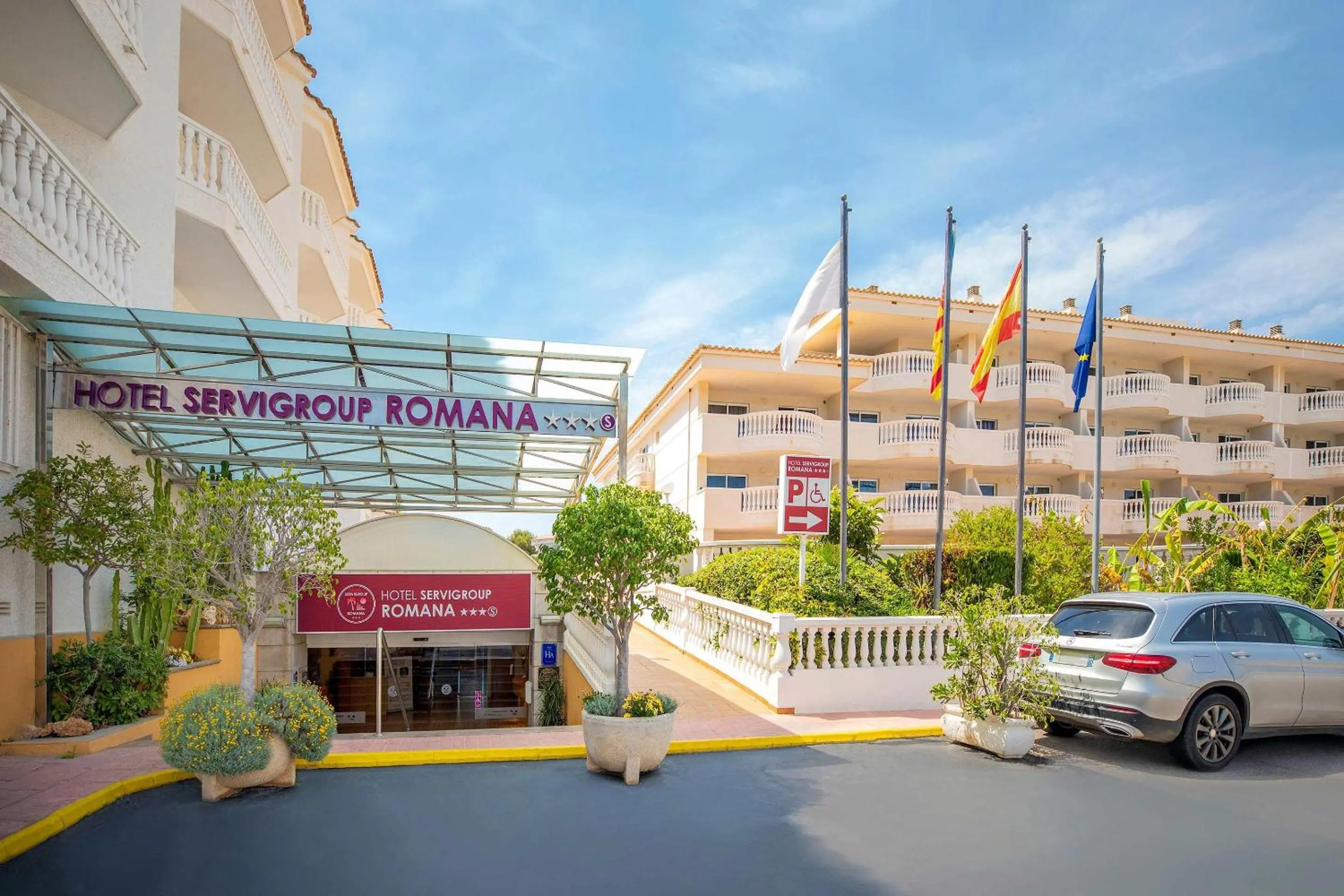 Property building in Hotel Servigroup Romana