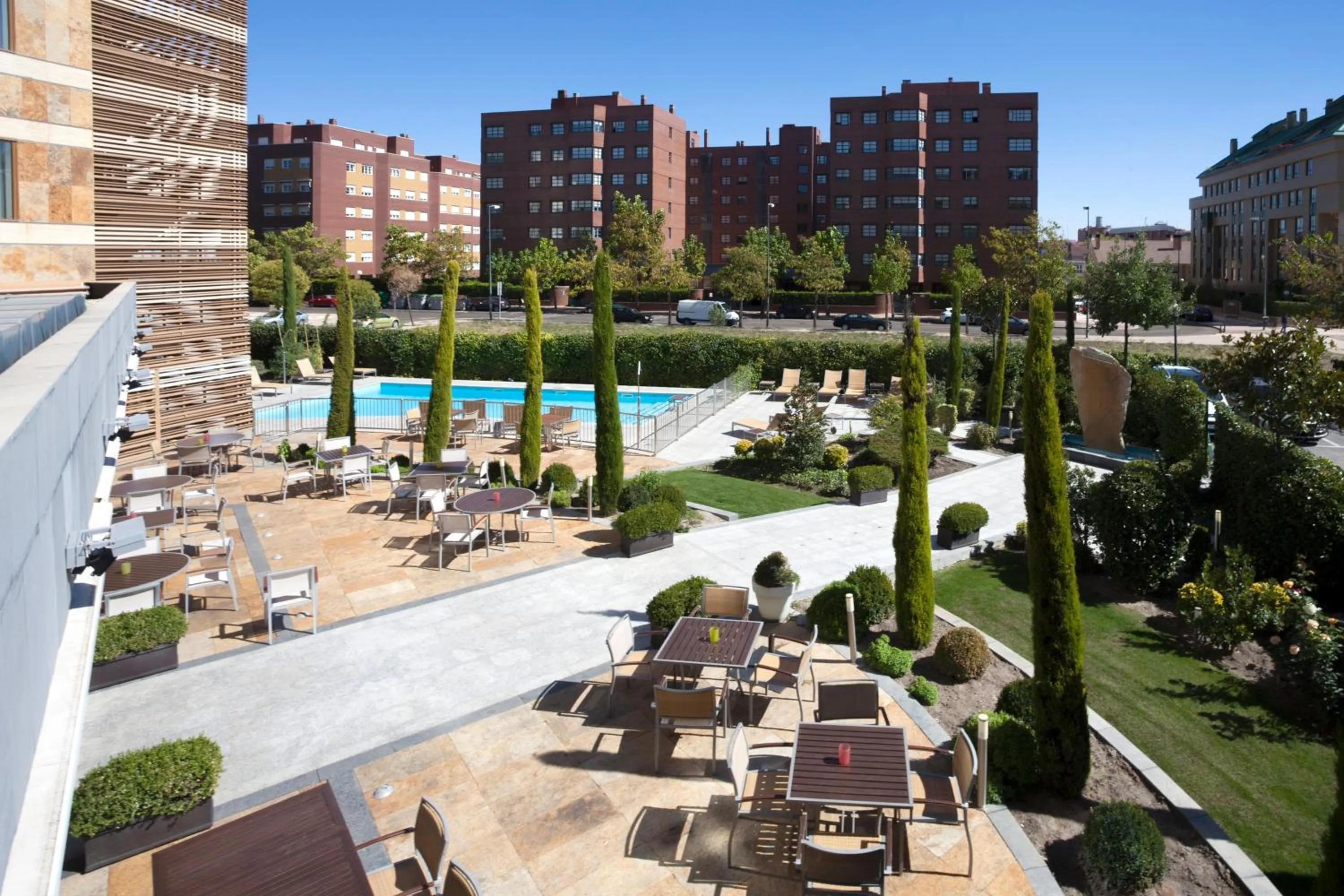 Swimming pool in Sercotel Valladolid
