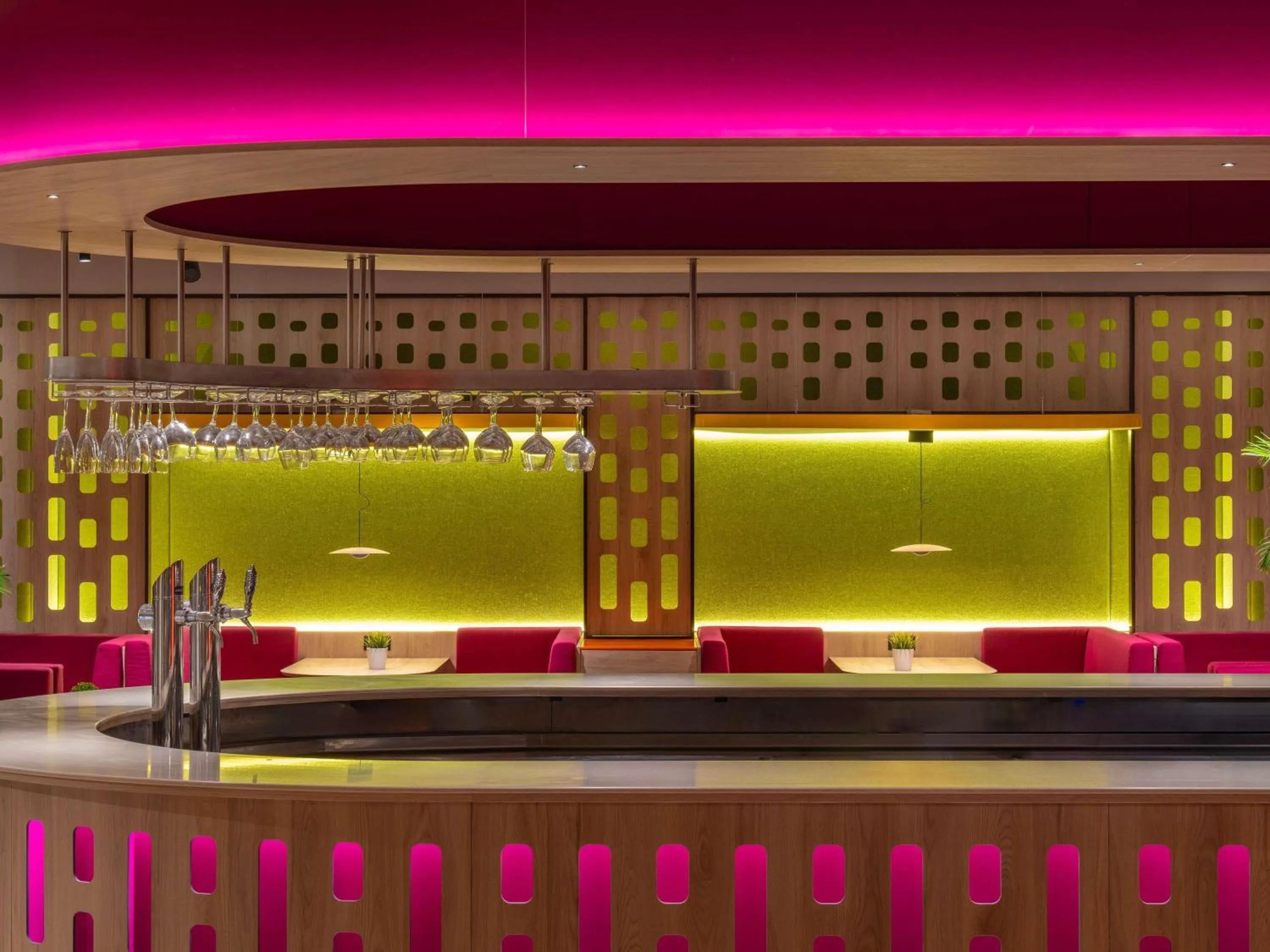 Lounge or bar in ibis Styles Barcelona Sant Joan Despi