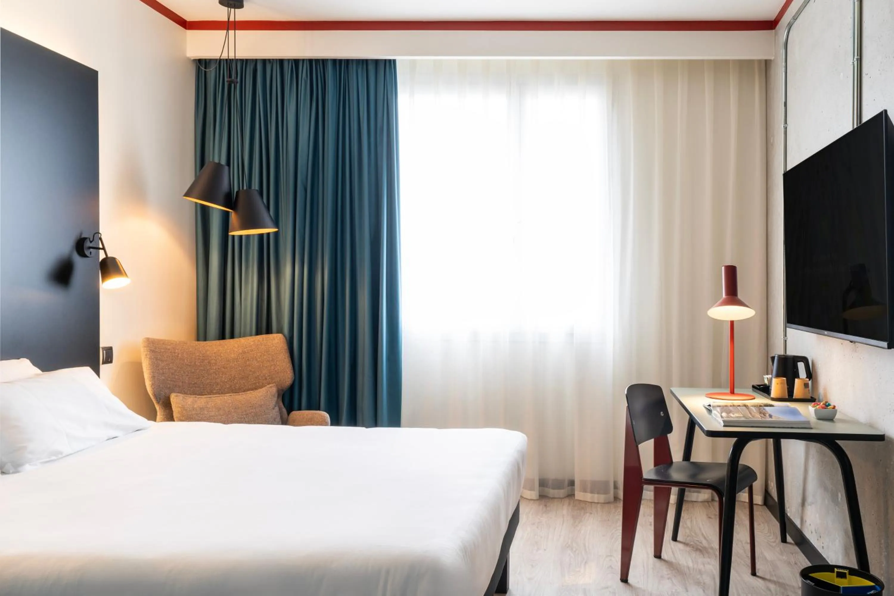 Photo of the whole room, Bed in ibis Styles Barcelona Sant Joan Despi