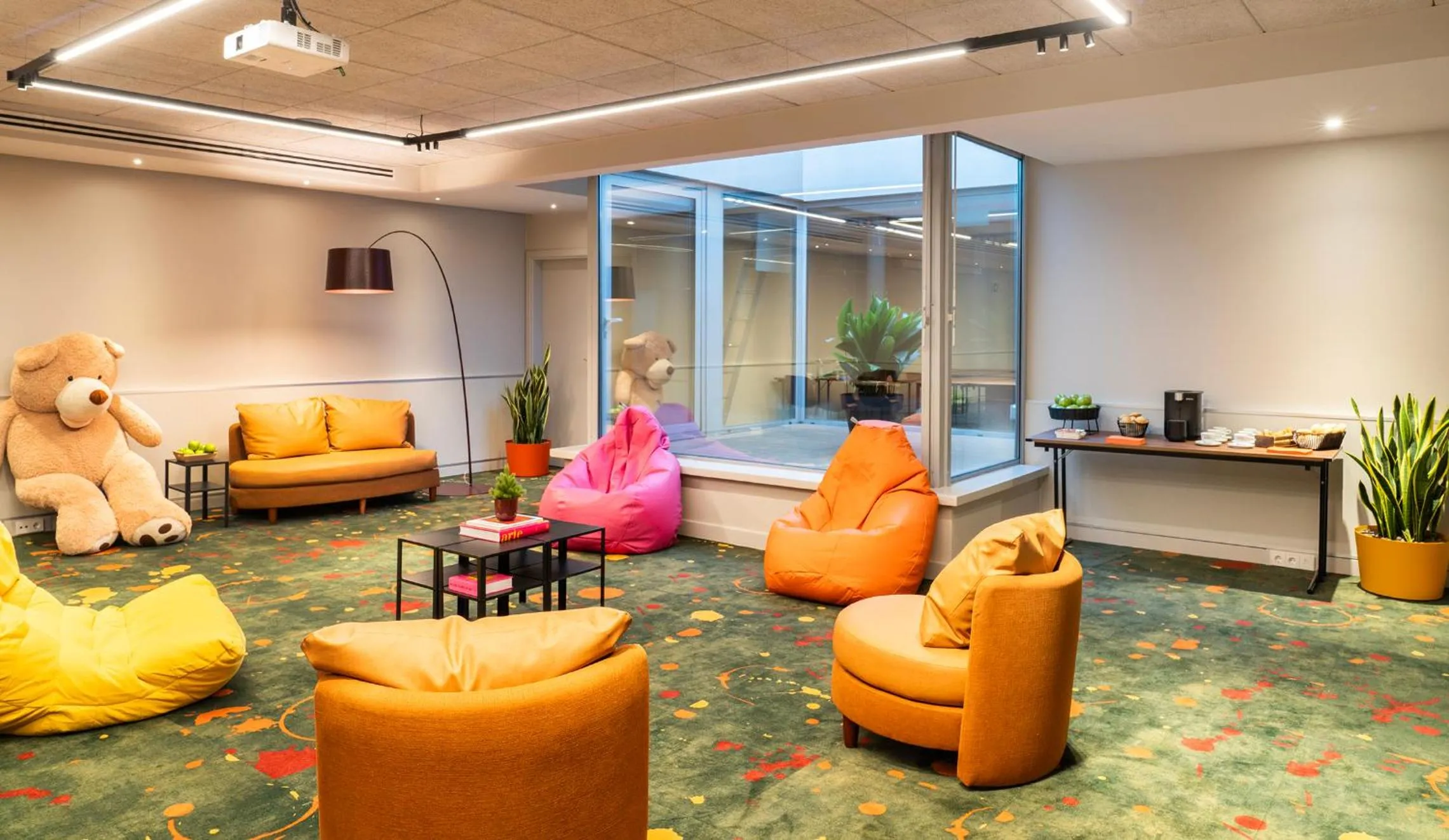 Seating area in ibis Styles Barcelona Sant Joan Despi