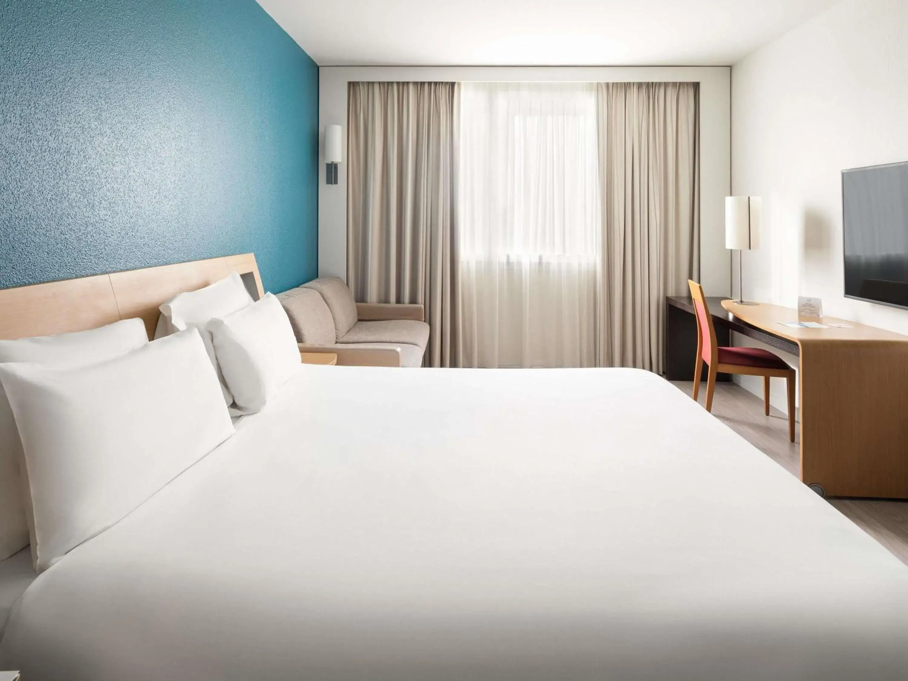 Standard Triple Room in Novotel Barcelona Cornellà Standard Triple Room in Novotel Barcelona Cornellà