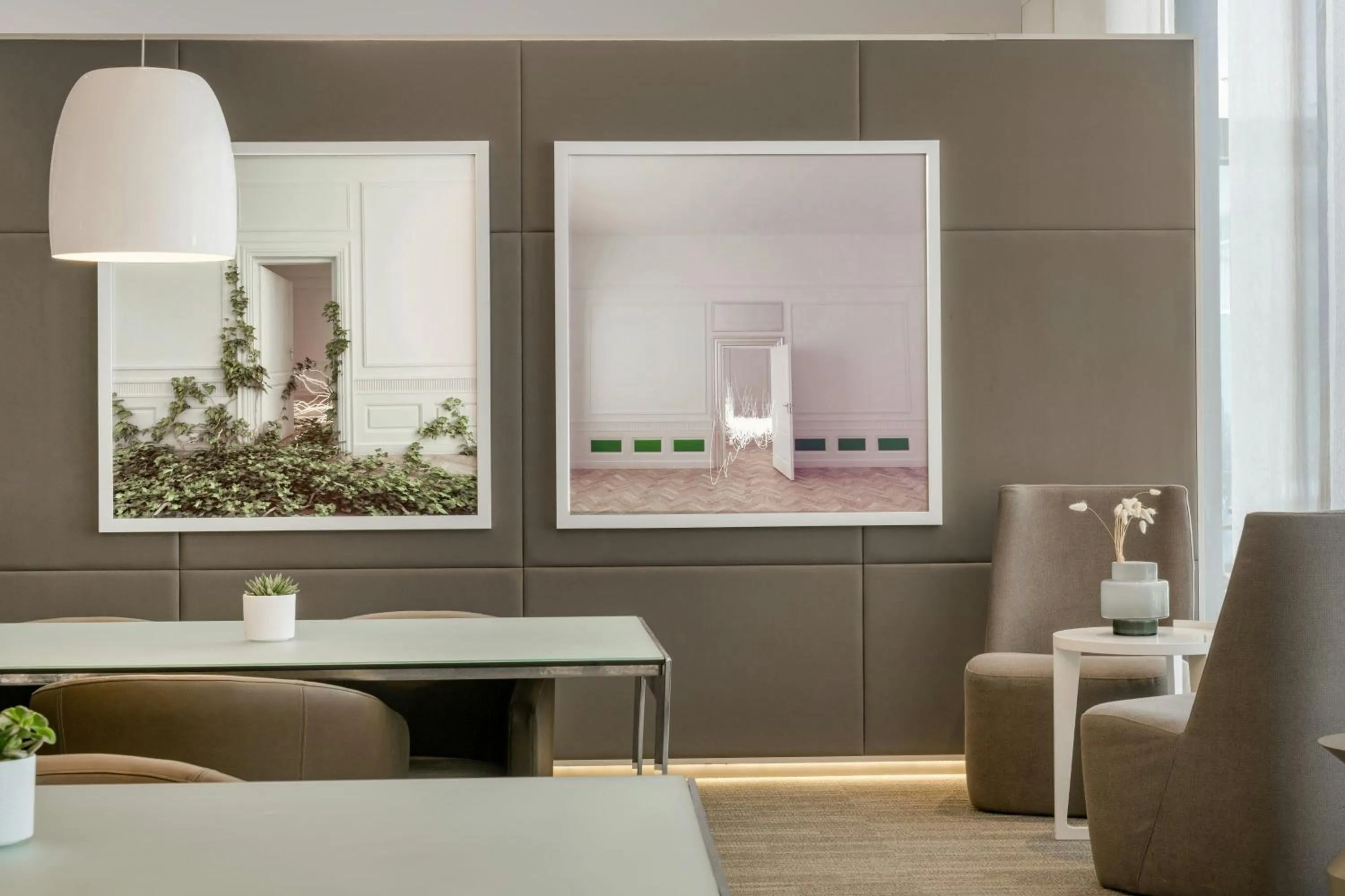 Lounge or bar in AC Hotel San Cugat by Marriott