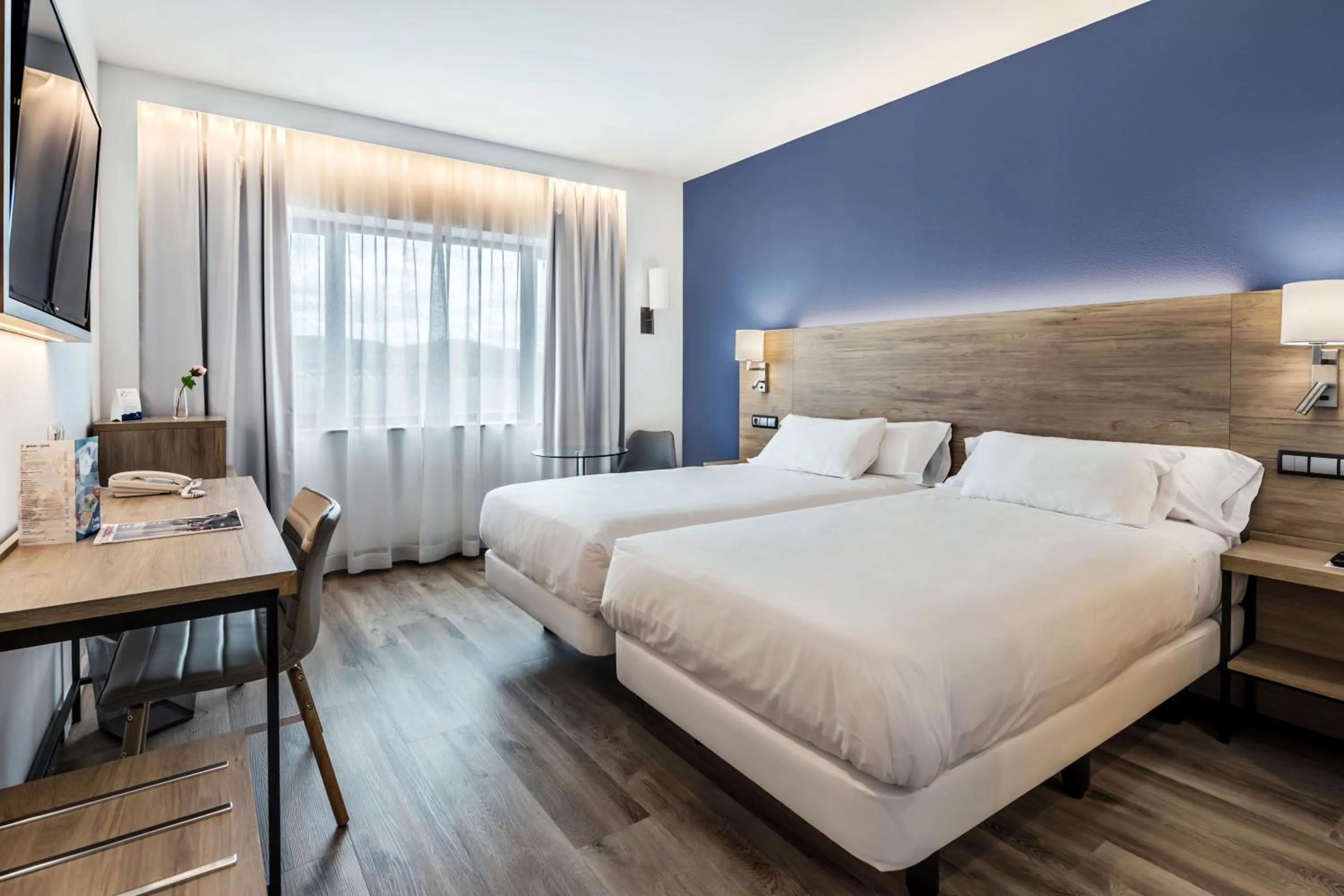 Bedroom, Bed in Hotel Puerta de Bilbao