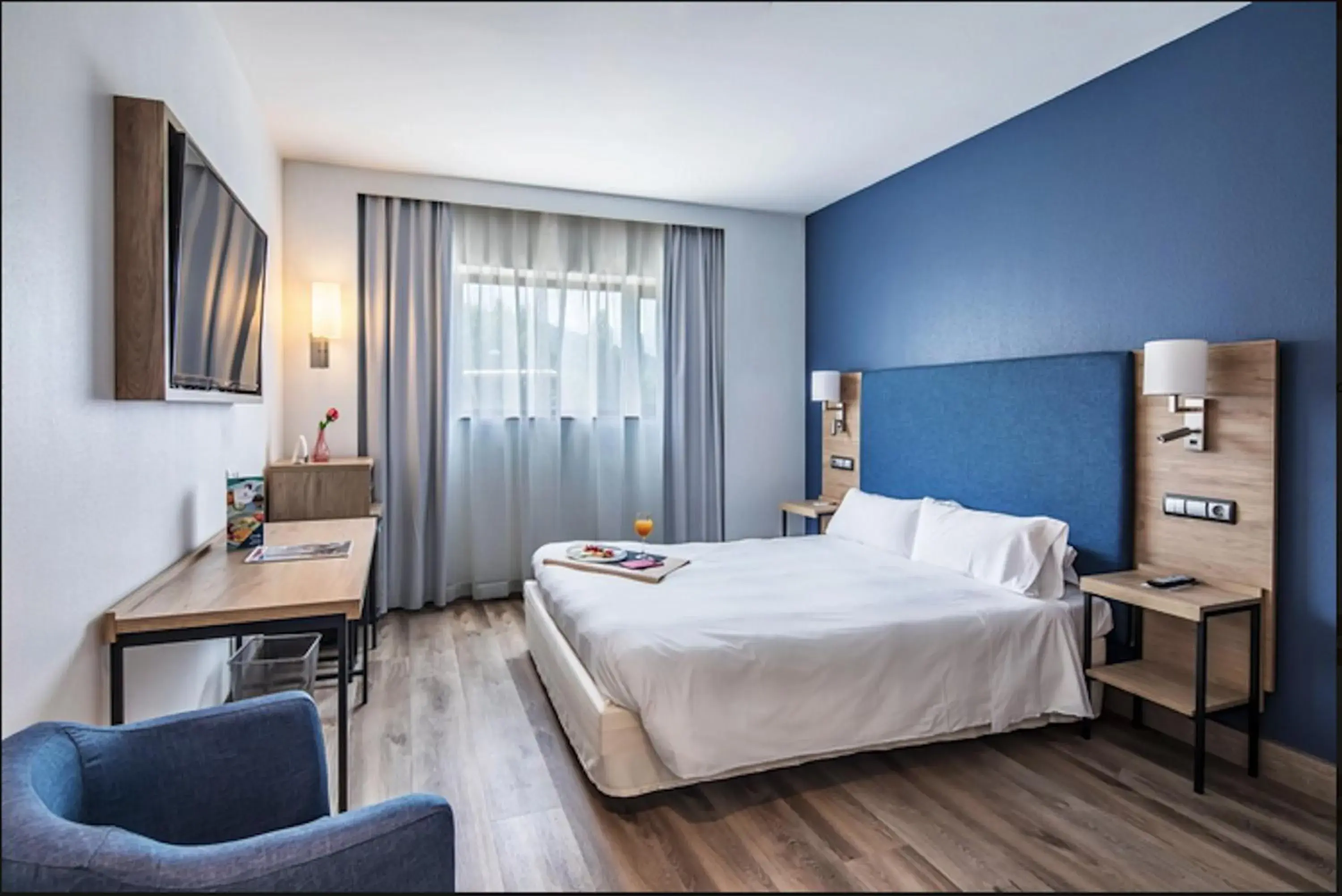 Queen Adapted Room in Hotel Puerta de Bilbao Queen Adapted Room in Hotel Puerta de Bilbao