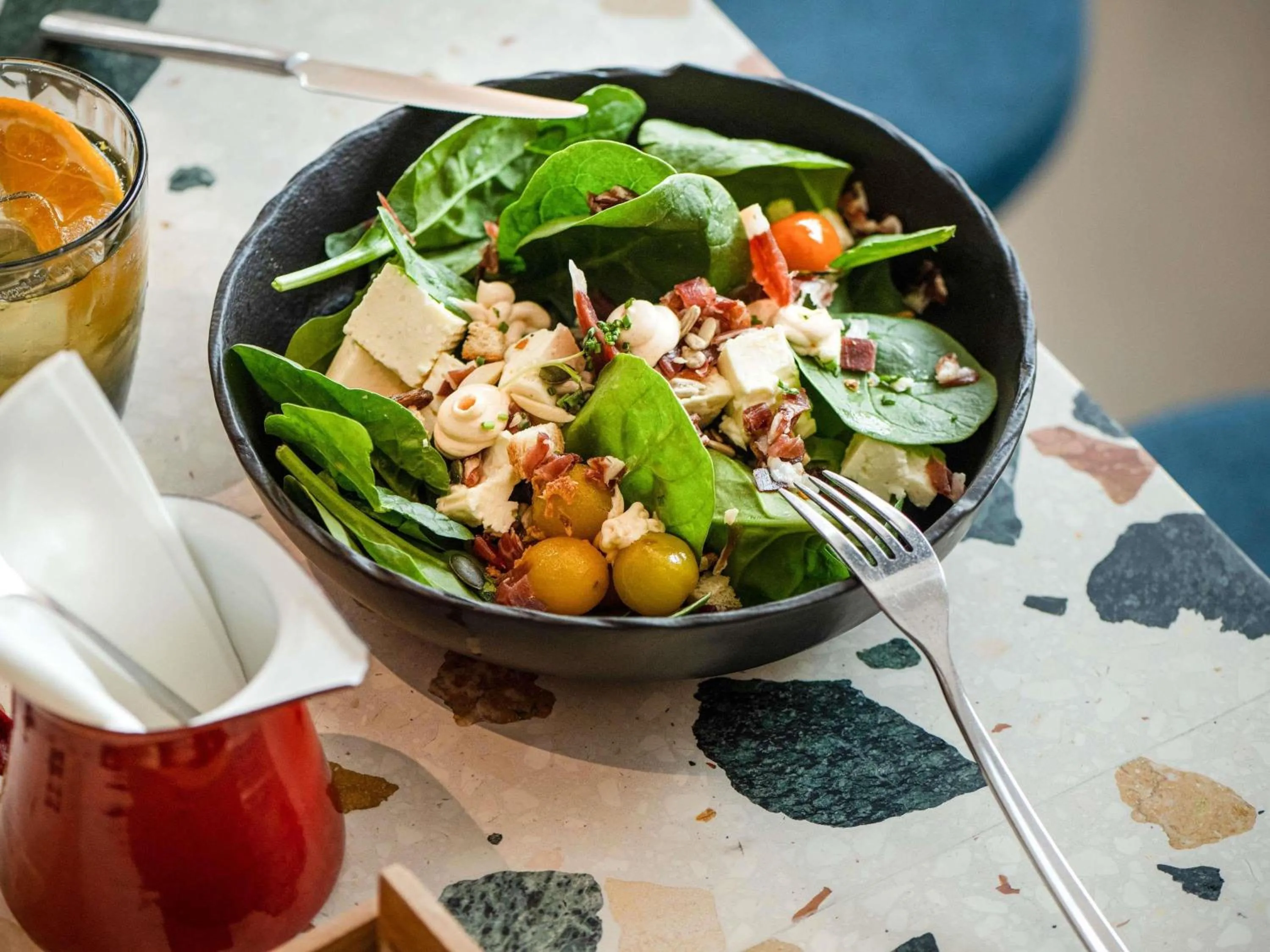 Restaurant/places to eat in Novotel Sevilla