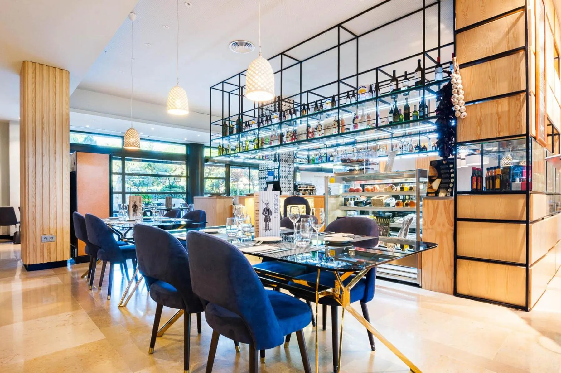 Restaurant/places to eat in Exe Madrid Norte