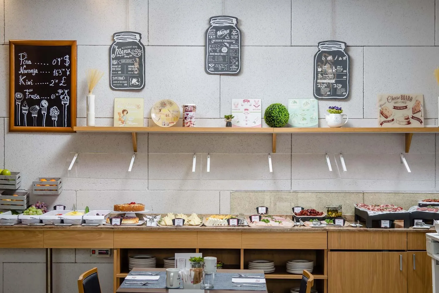 Restaurant/places to eat in Exe Madrid Norte