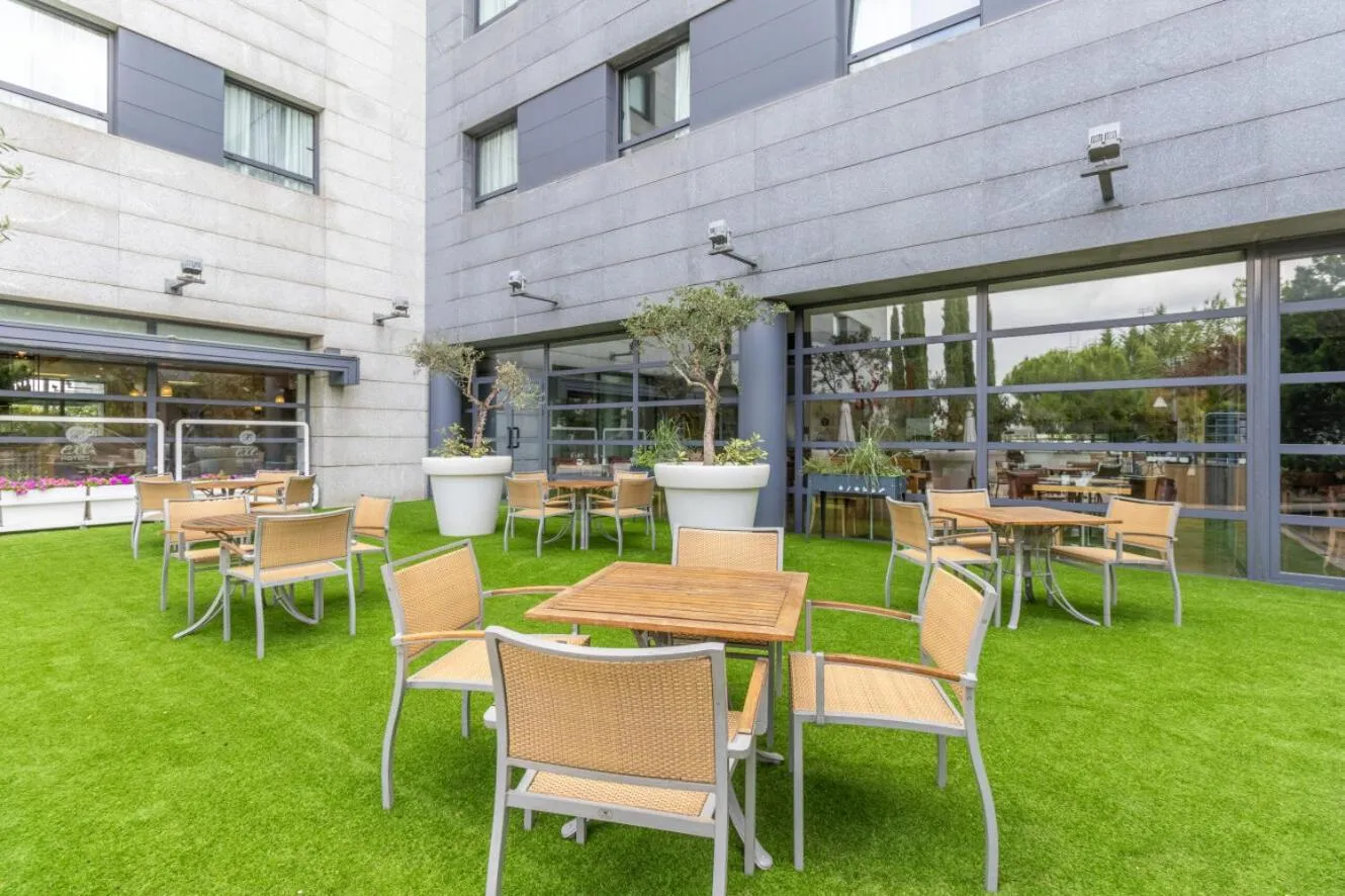 Patio in Exe Madrid Norte